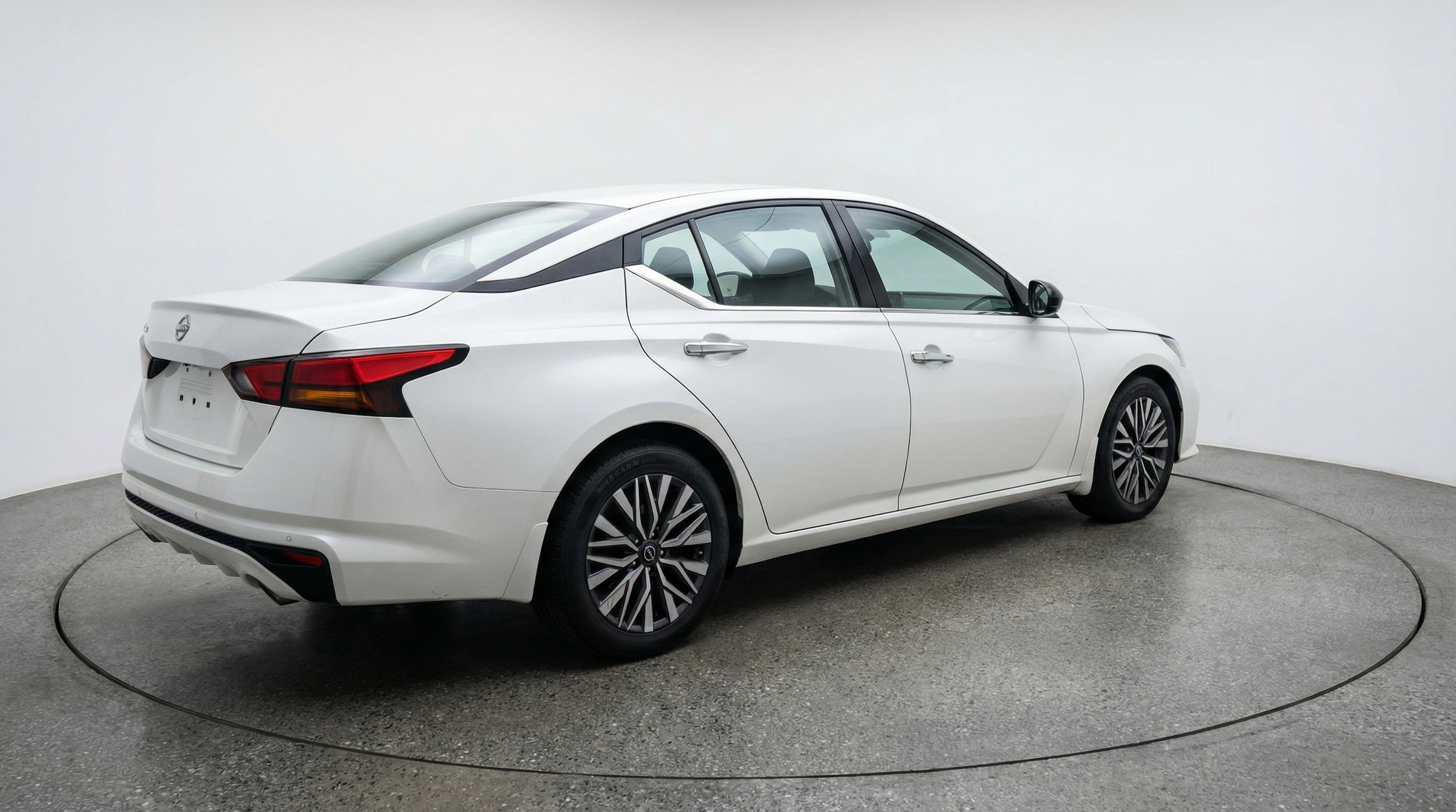 Thumbnail: 2025 Nissan Altima - 9
