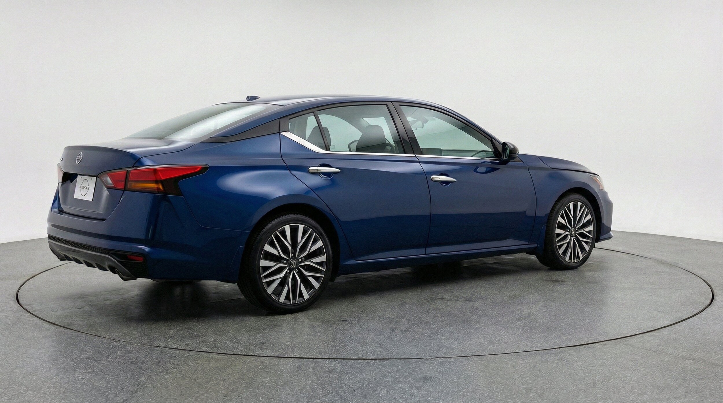 Thumbnail: 2025 Nissan Altima - 9