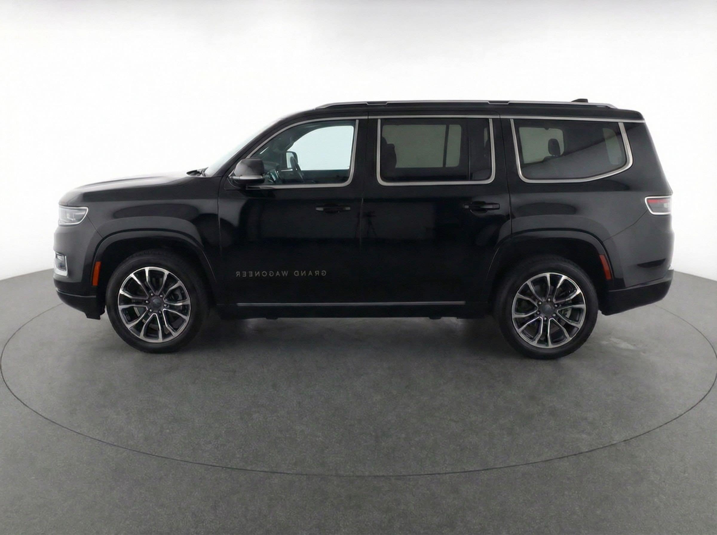 Thumbnail: 2023 Jeep Grand Wagoneer - 5