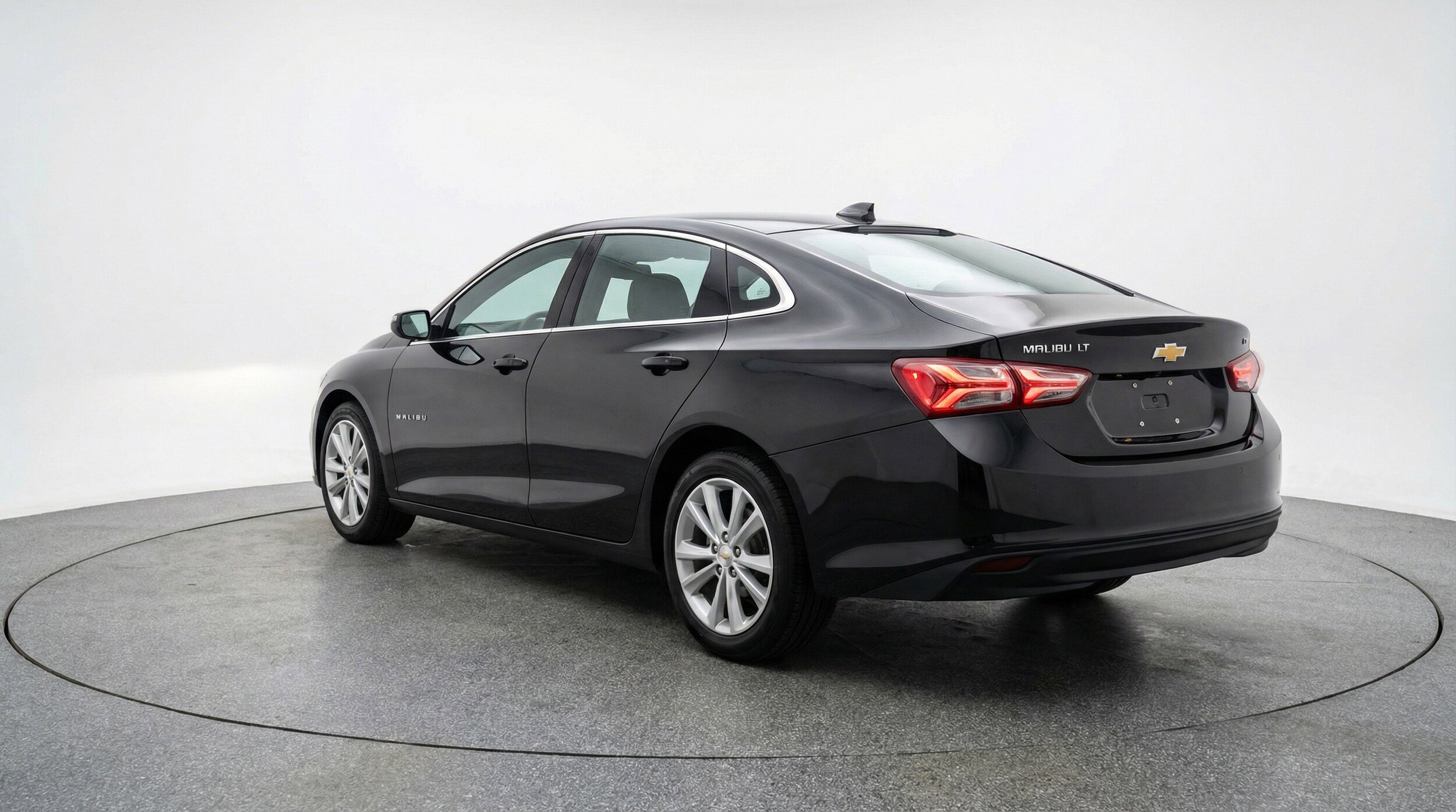 Thumbnail: 2024 Chevrolet Malibu - 6