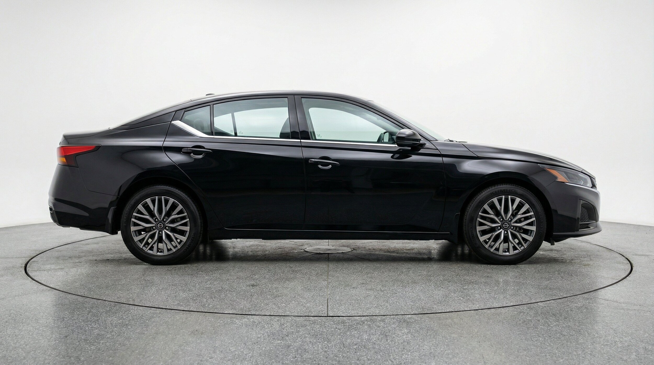 Thumbnail: 2025 Nissan Altima - 10