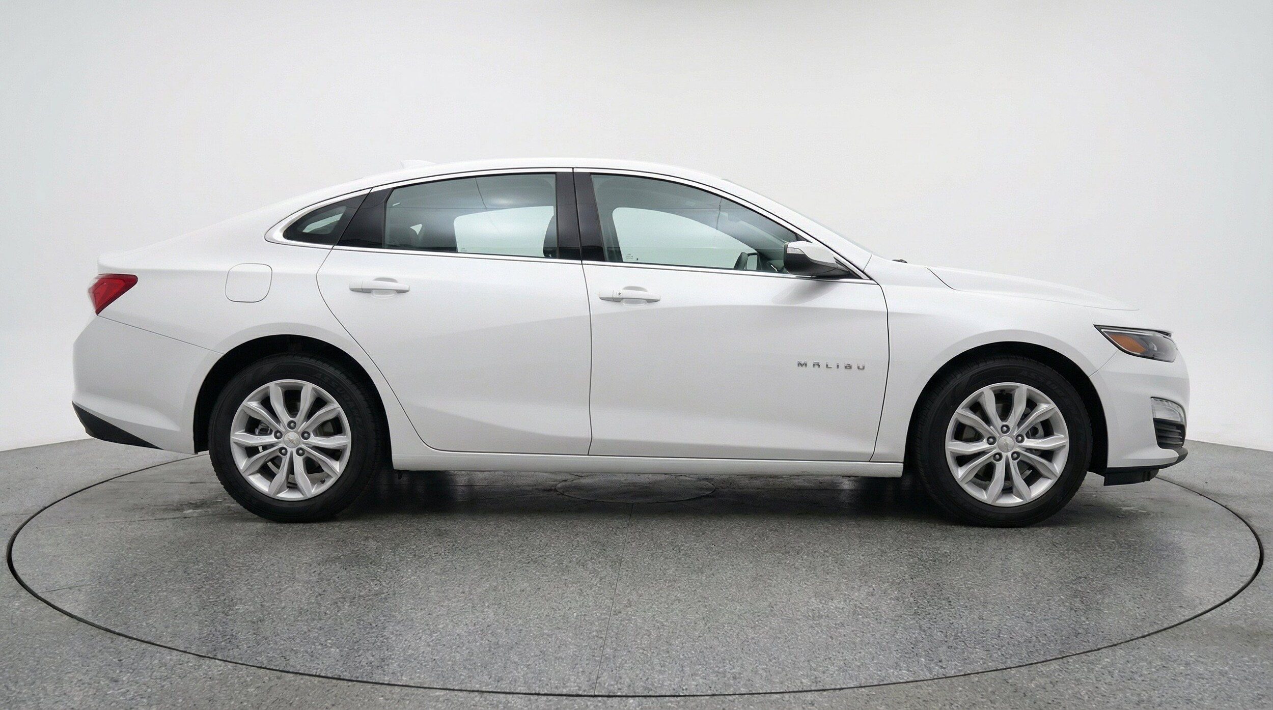 Thumbnail: 2024 Chevrolet Malibu - 11