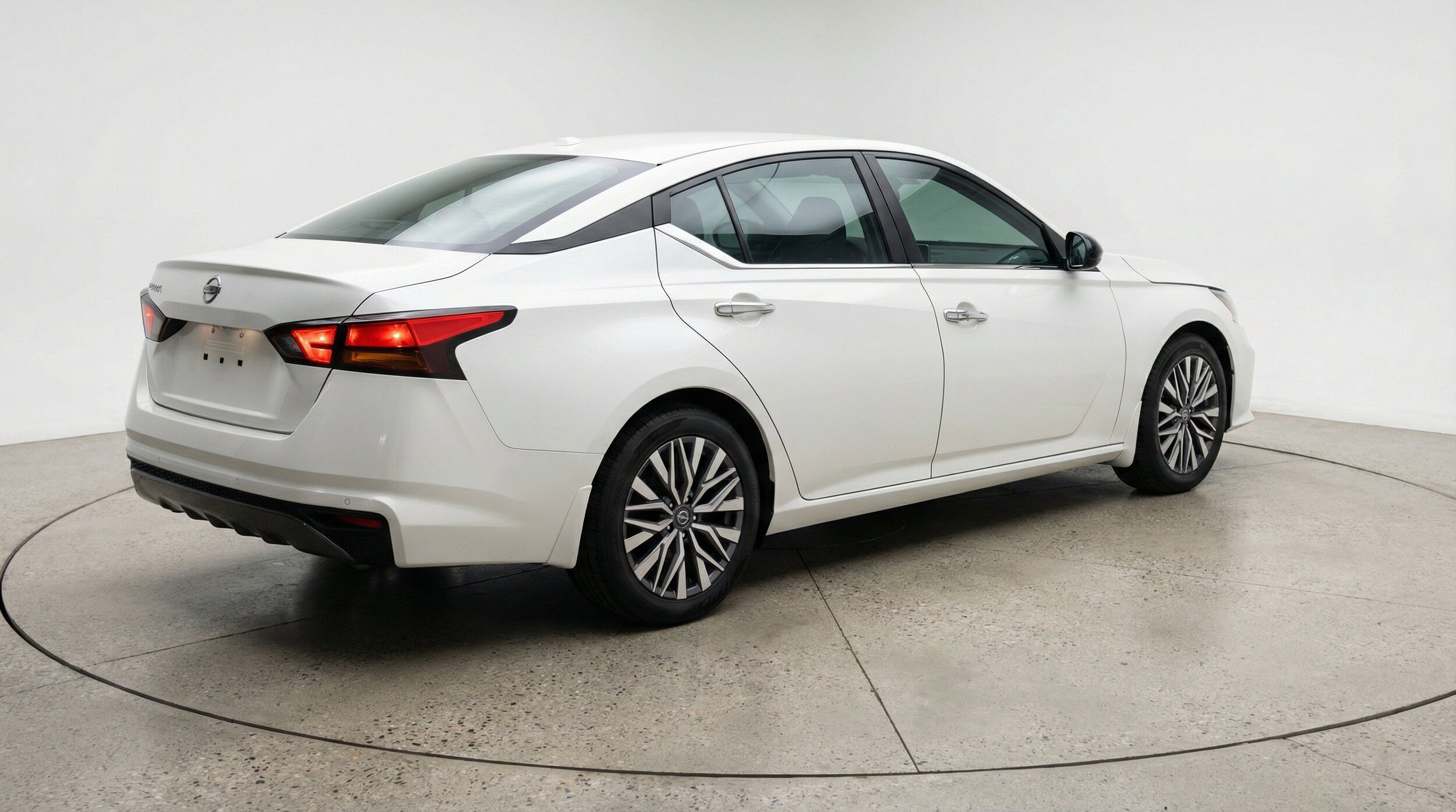Thumbnail: 2025 Nissan Altima - 9