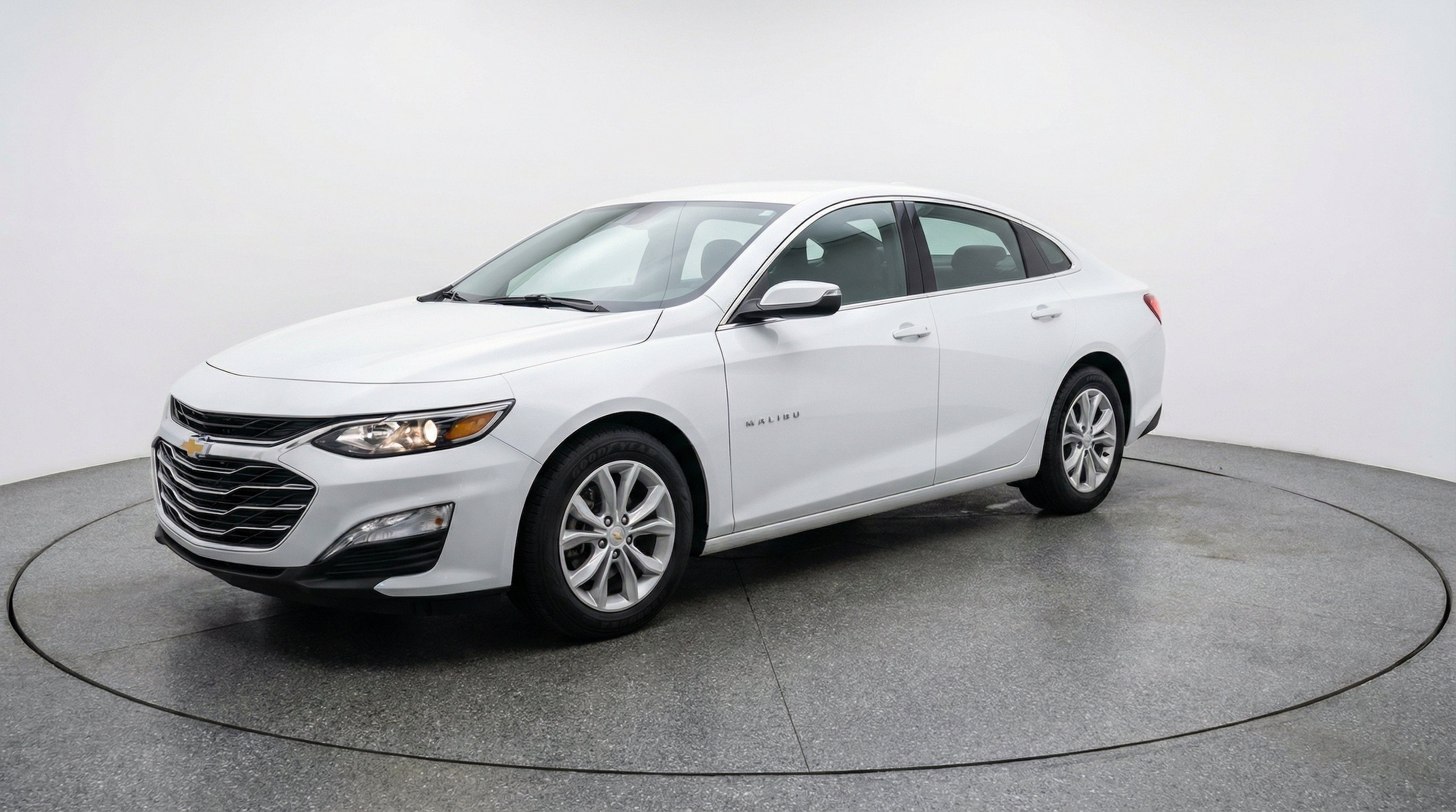 Thumbnail: 2024 Chevrolet Malibu - 3