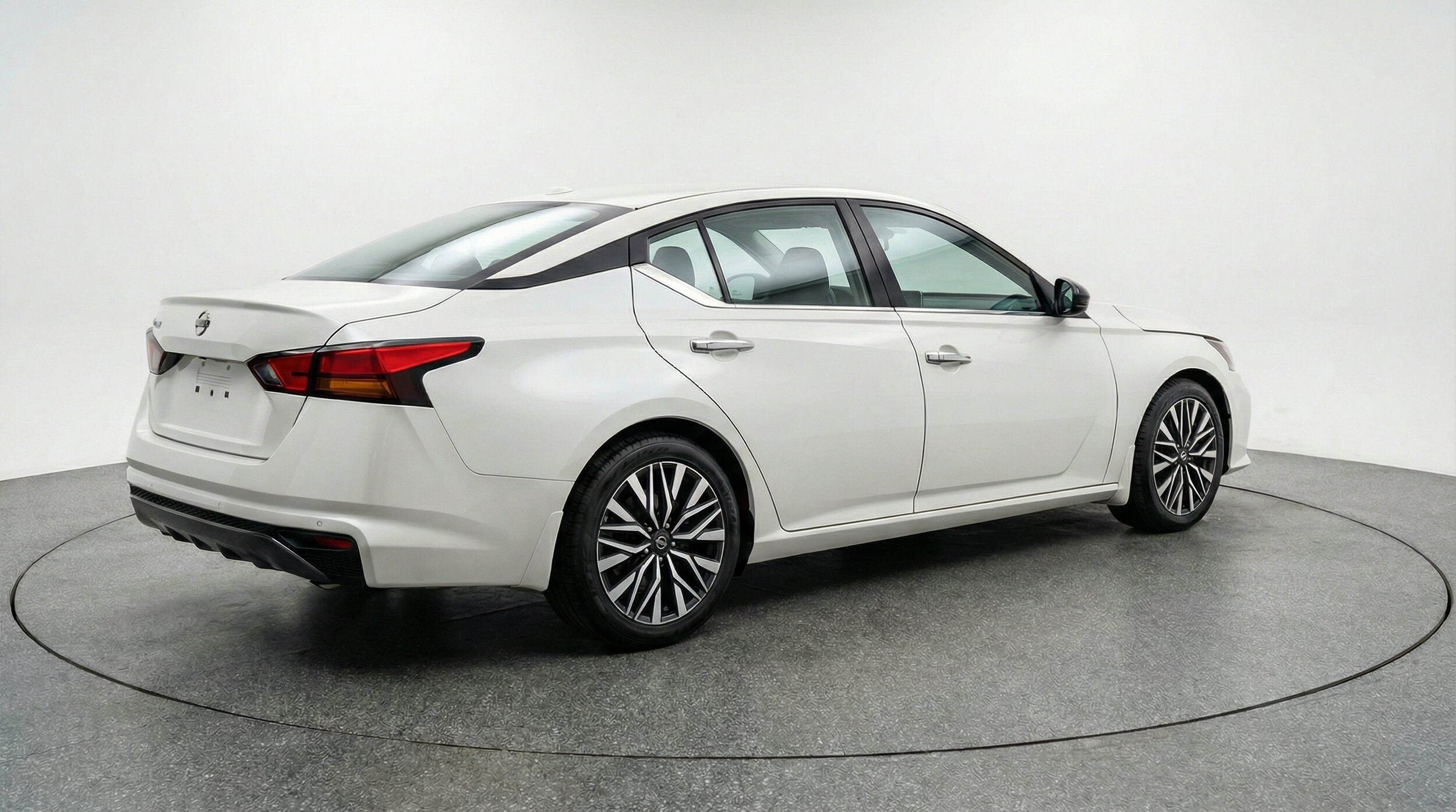 Thumbnail: 2025 Nissan Altima - 9
