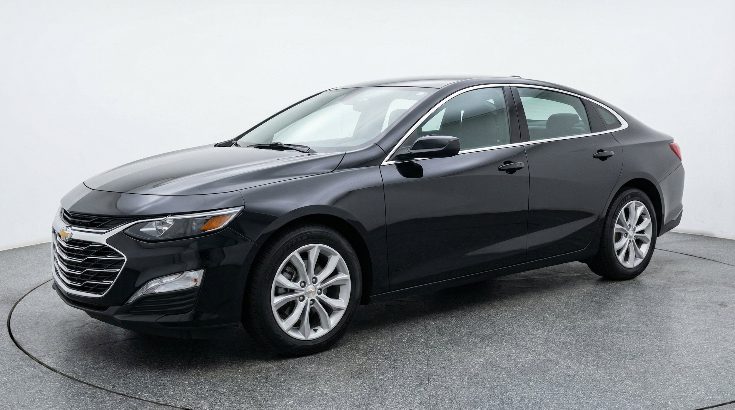 Thumbnail: 2024 Chevrolet Malibu - 3