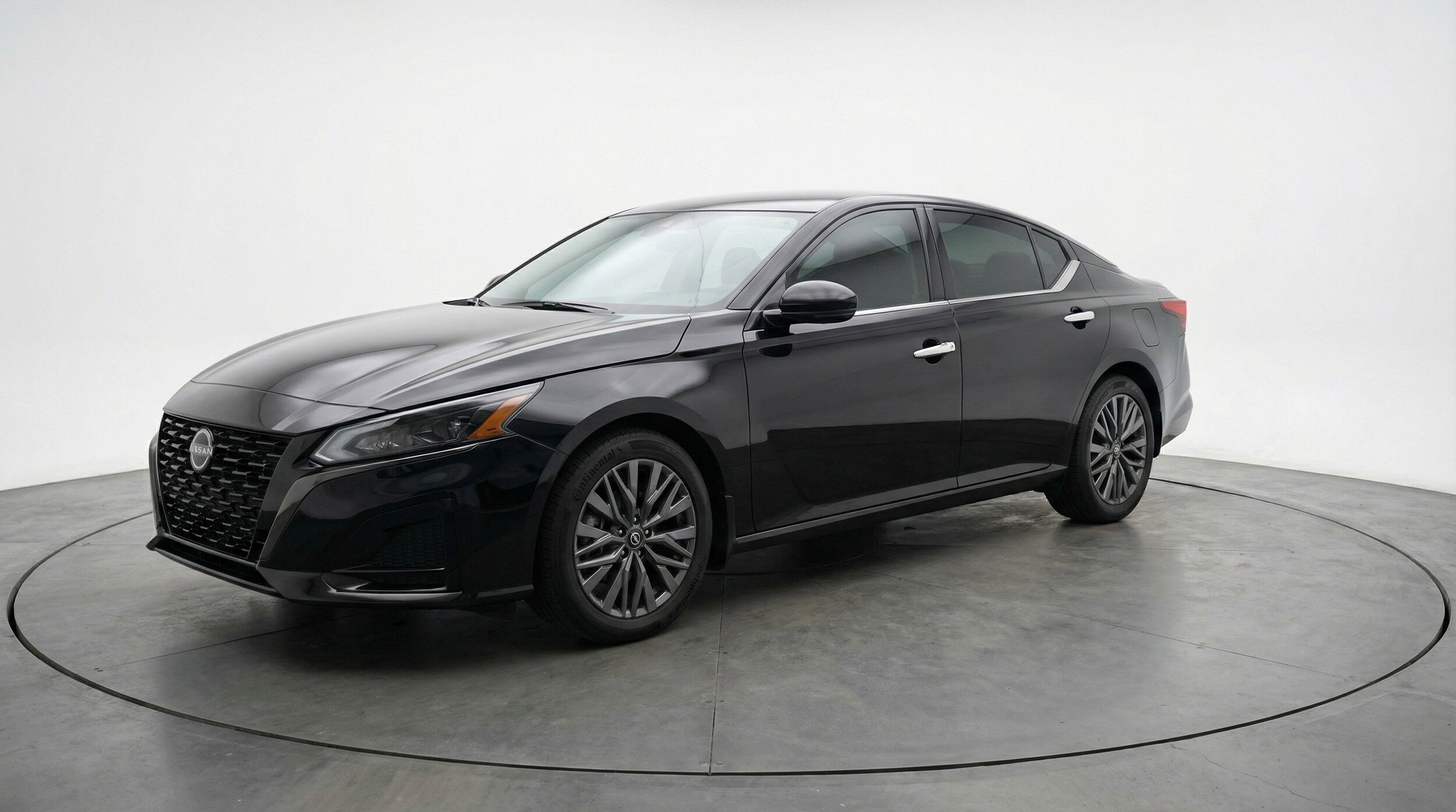 Thumbnail: 2025 Nissan Altima - 3