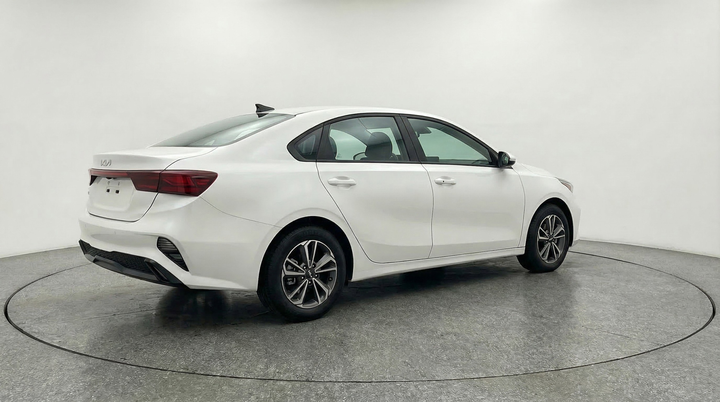 Thumbnail: 2024 Kia Forte - 9