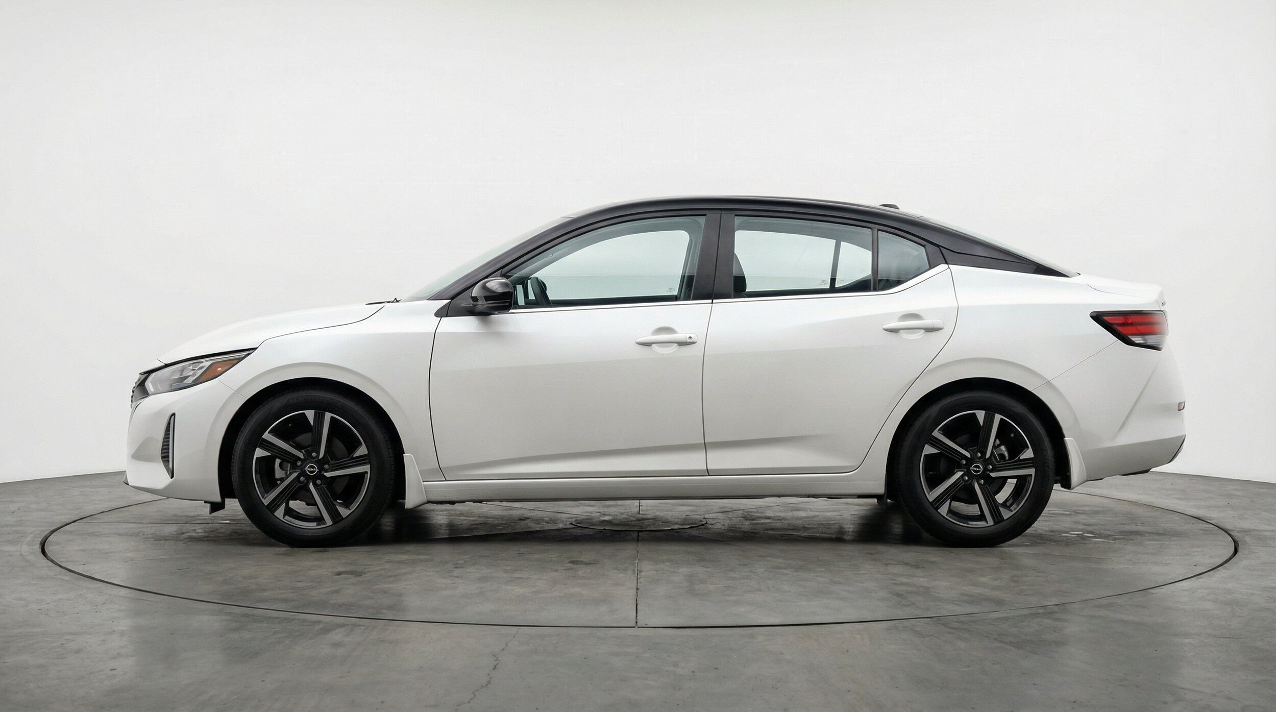 Thumbnail: 2025 Nissan Sentra - 5