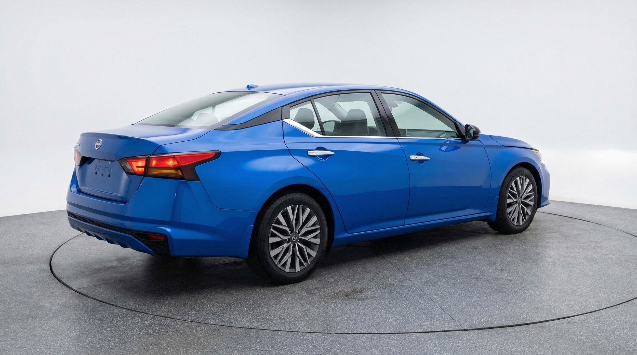 Thumbnail: 2025 Nissan Altima - 9