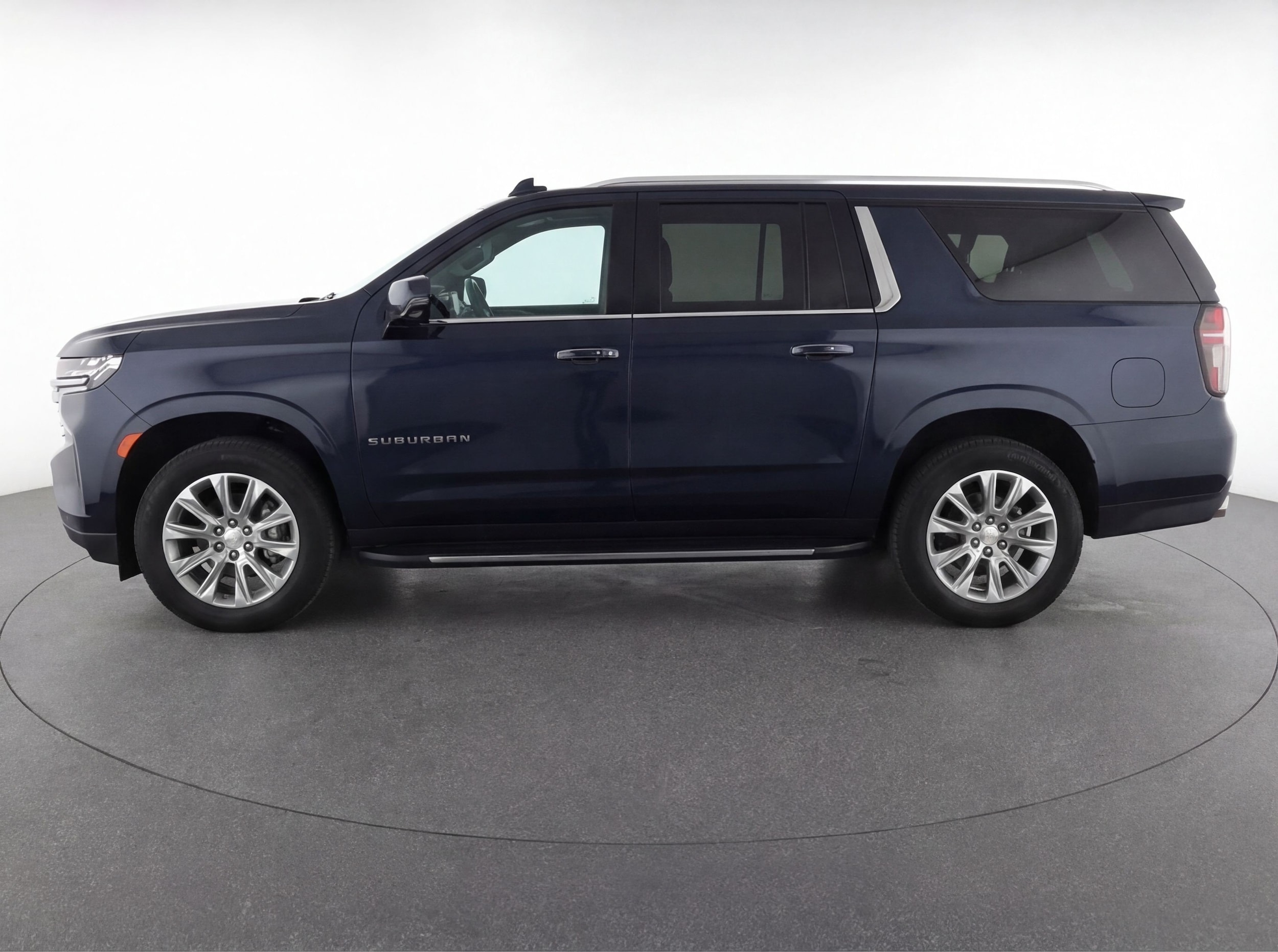 Thumbnail: 2023 Chevrolet Suburban - 5