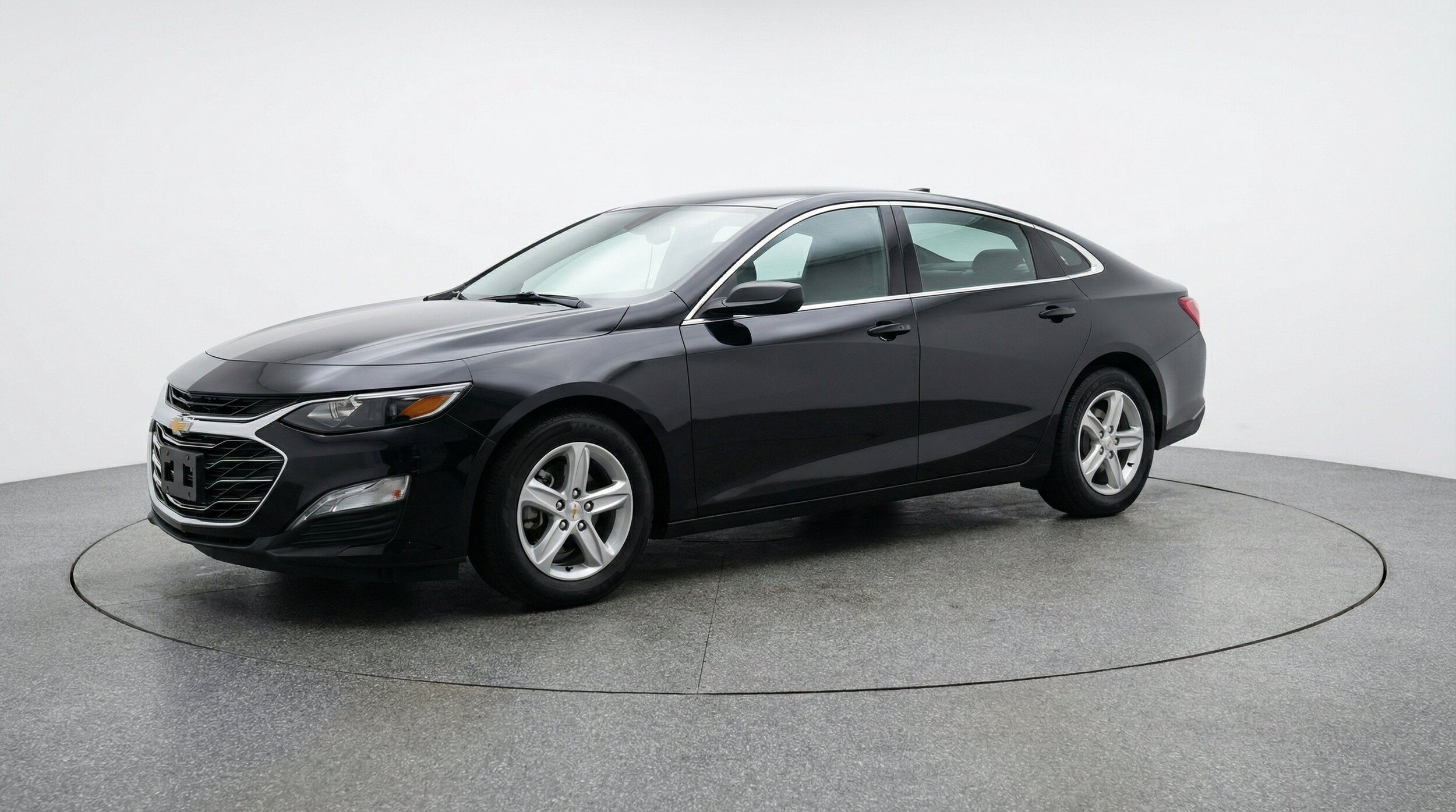 Thumbnail: 2024 Chevrolet Malibu - 3