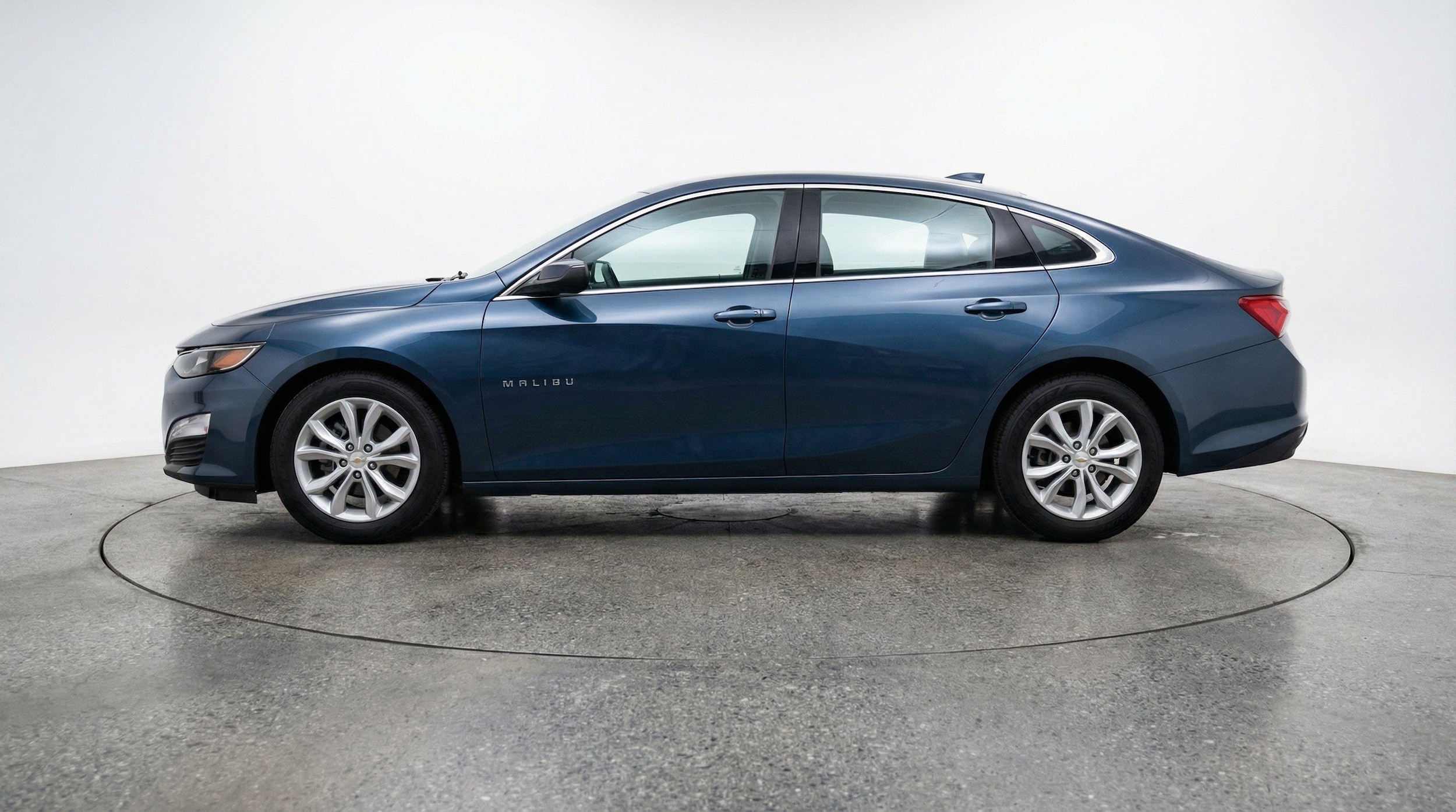 Thumbnail: 2024 Chevrolet Malibu - 5