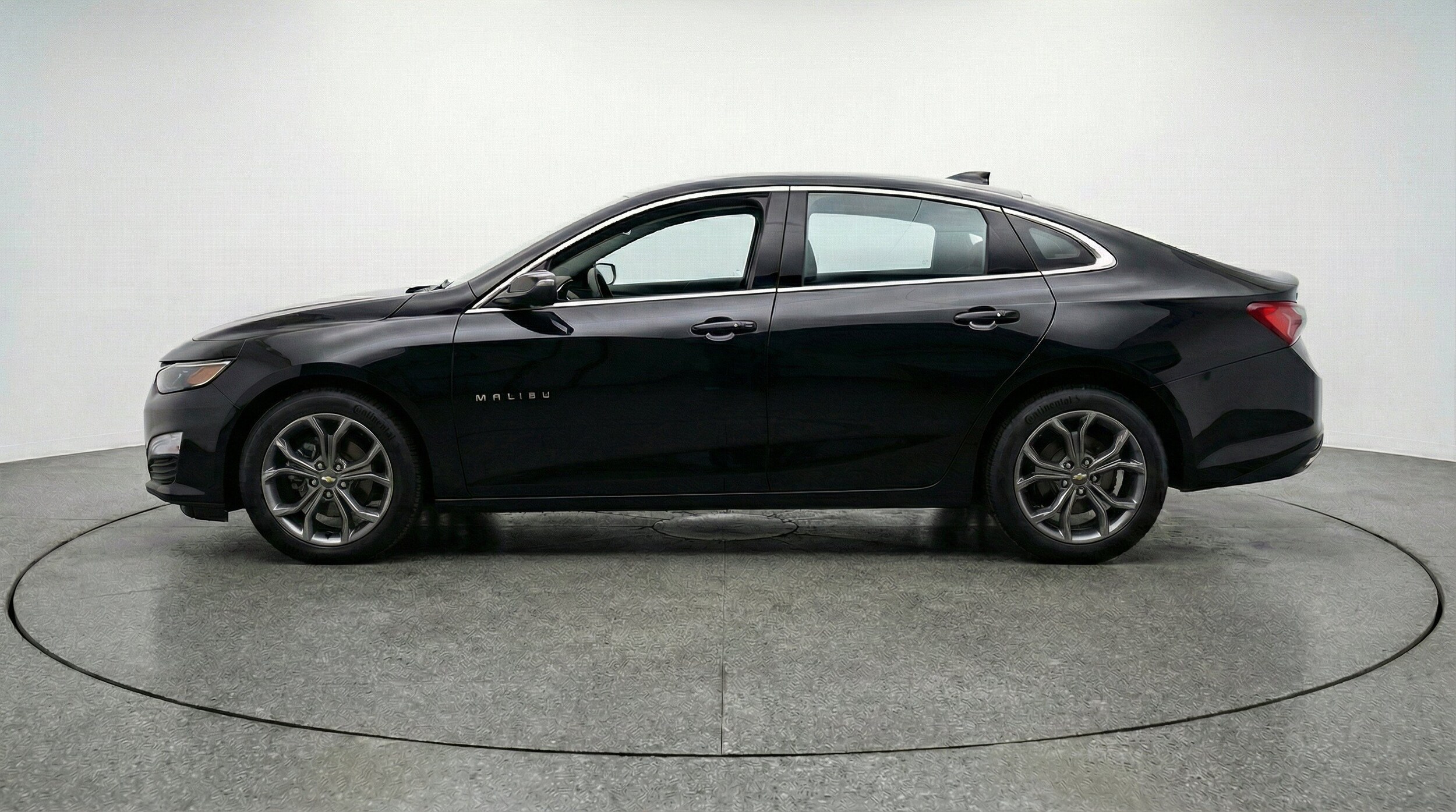 Thumbnail: 2024 Chevrolet Malibu - 5