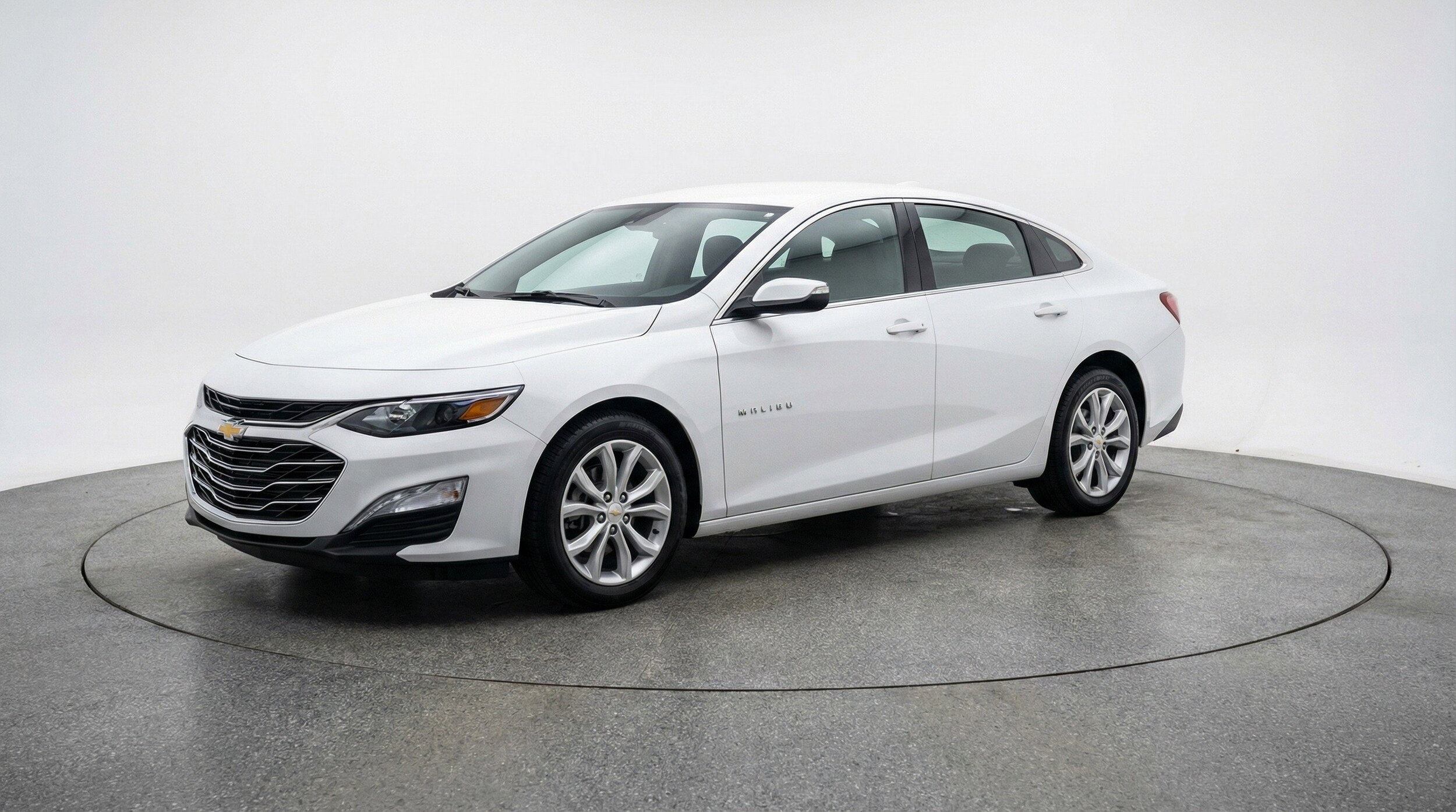 Thumbnail: 2024 Chevrolet Malibu - 3