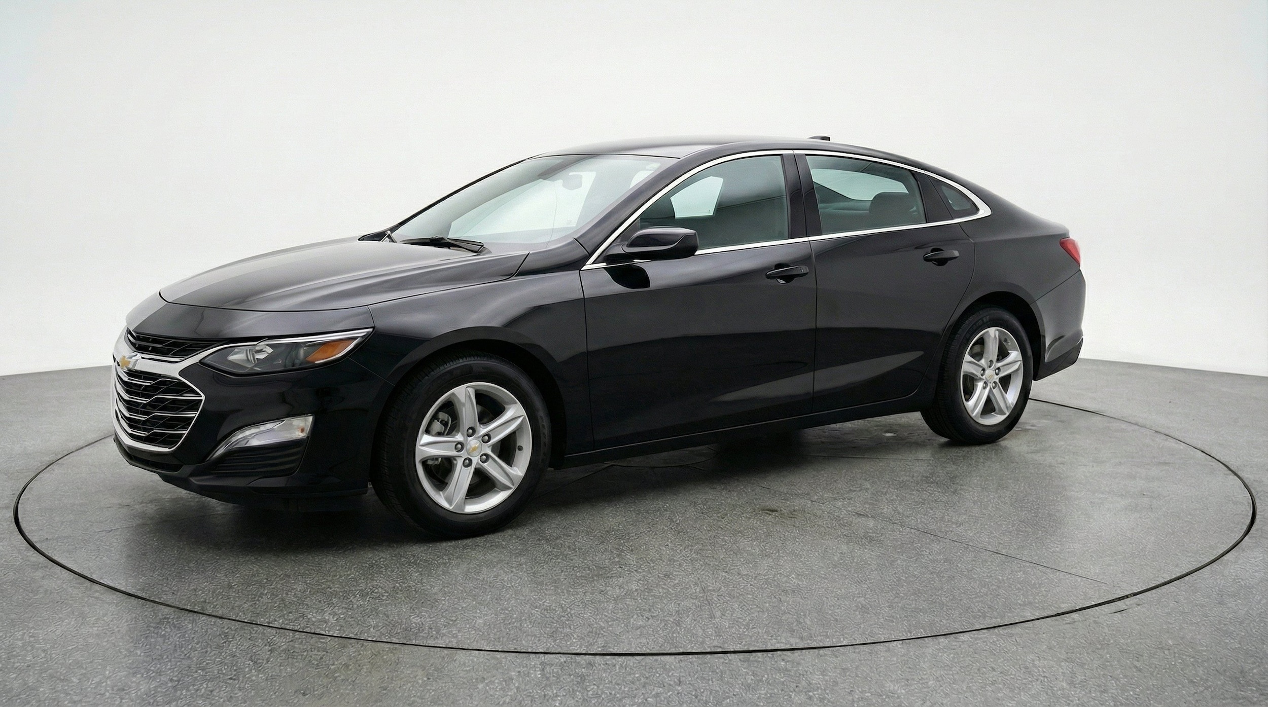 Thumbnail: 2024 Chevrolet Malibu - 3