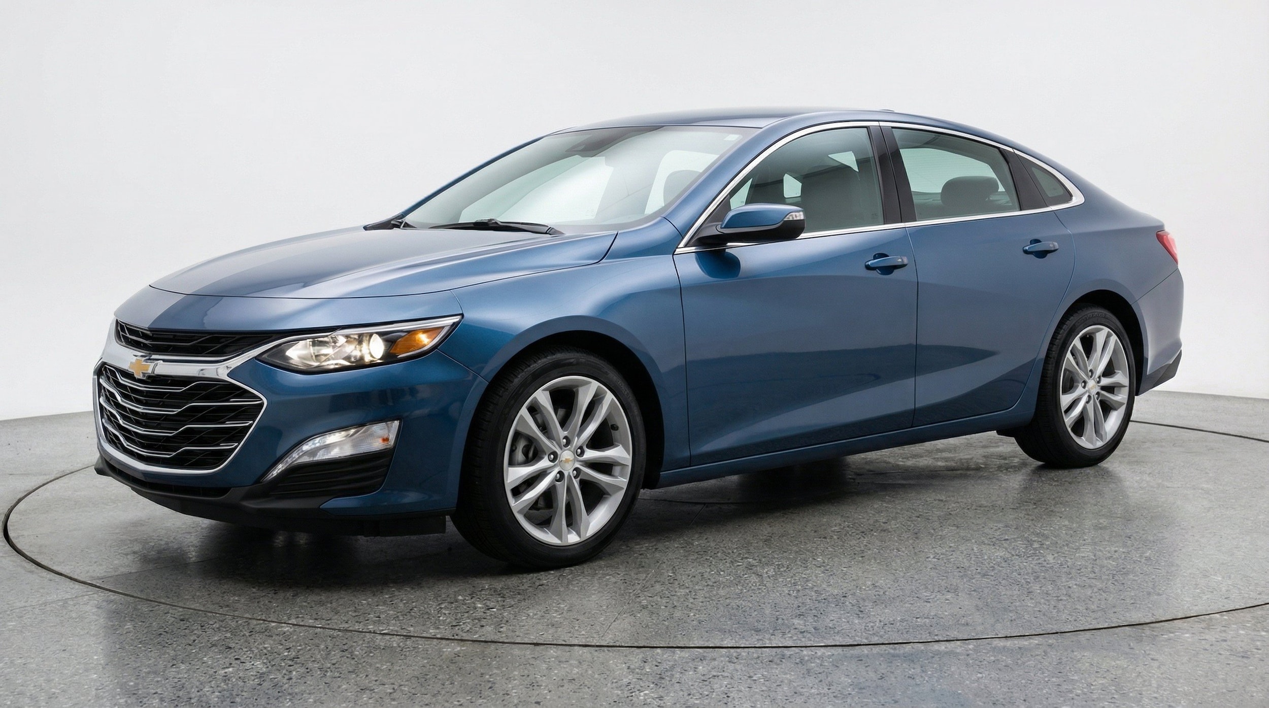 Thumbnail: 2024 Chevrolet Malibu - 3