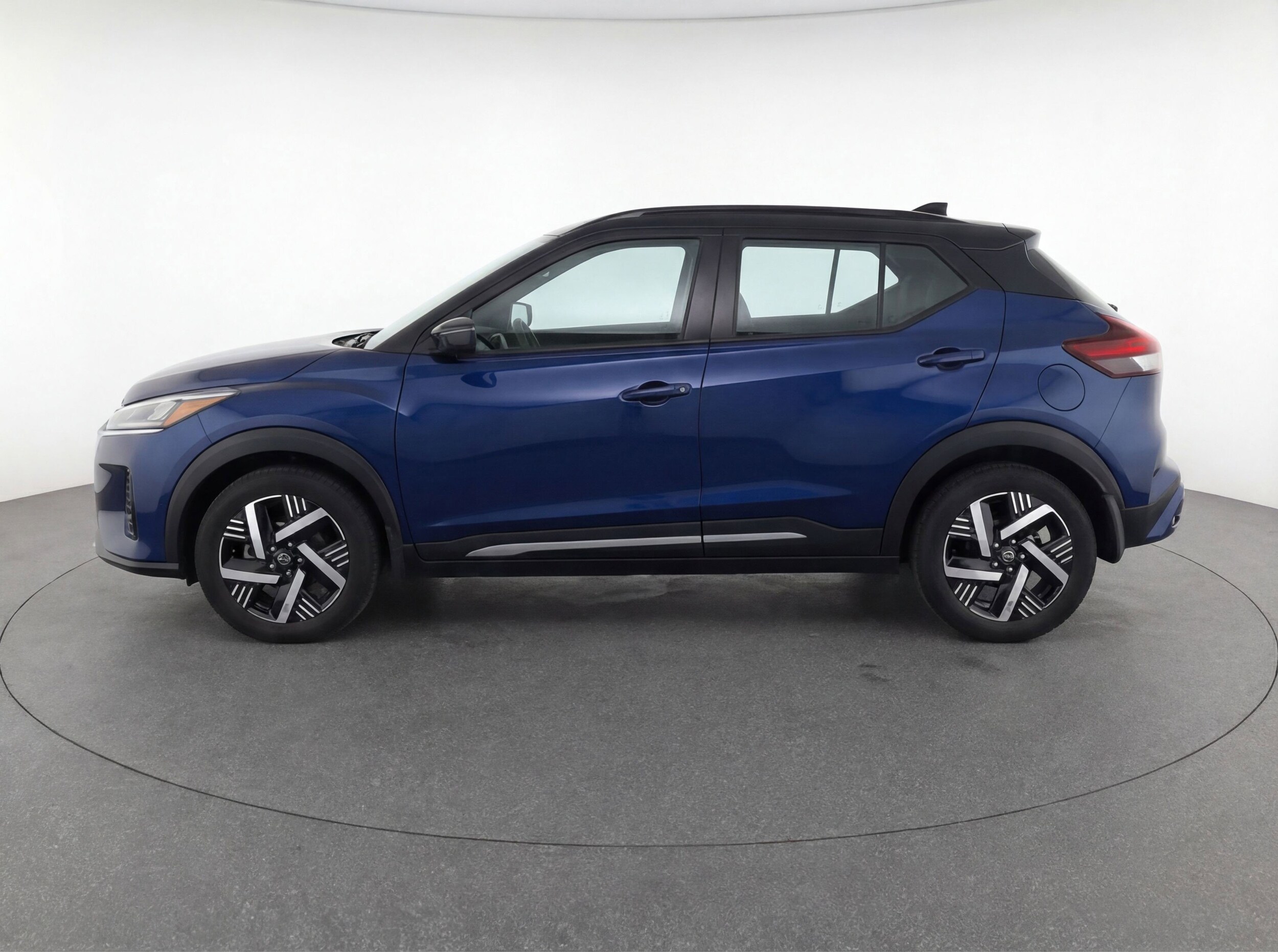 Thumbnail: 2025 Nissan Kicks - 5