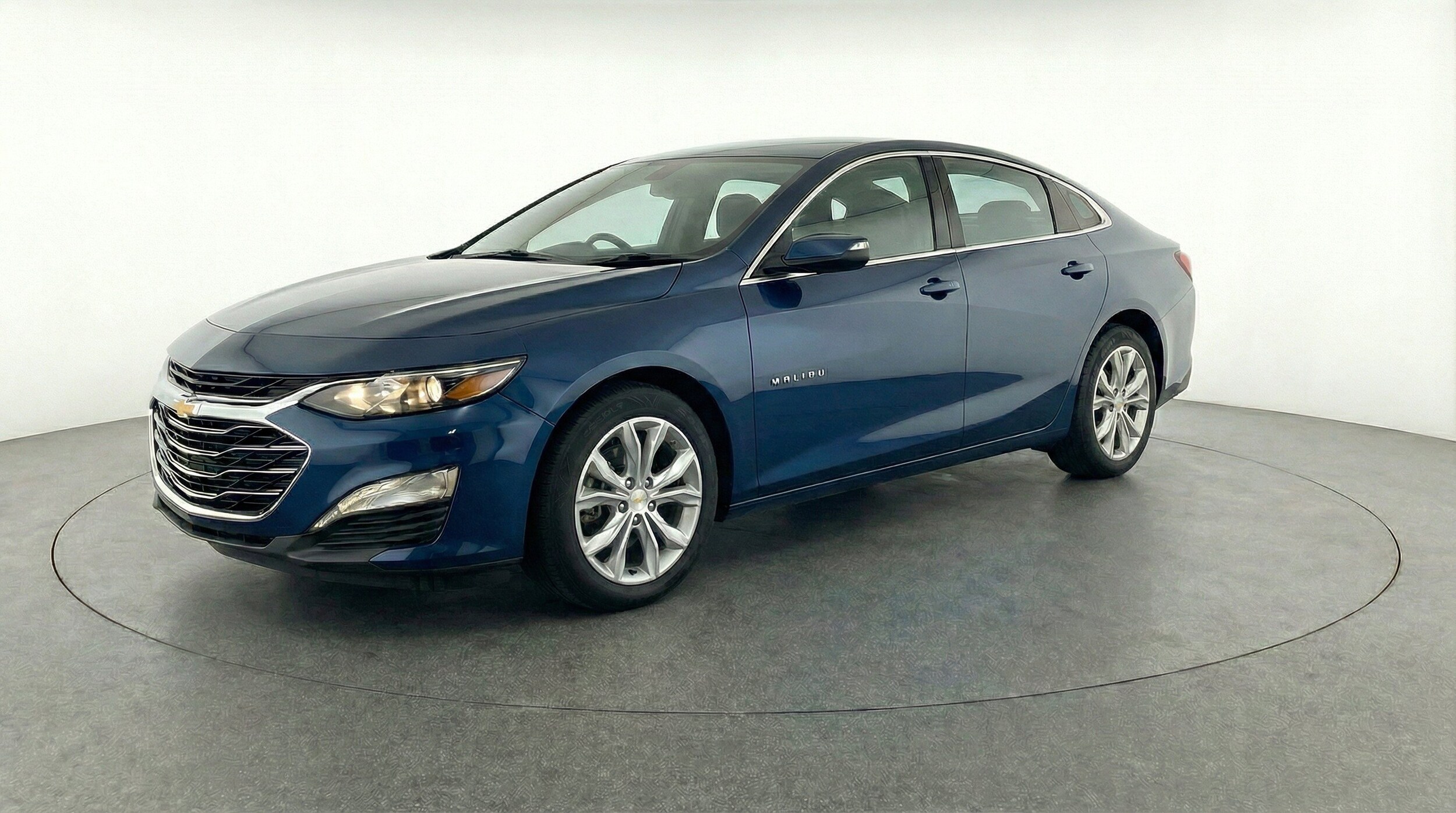 Thumbnail: 2024 Chevrolet Malibu - 3