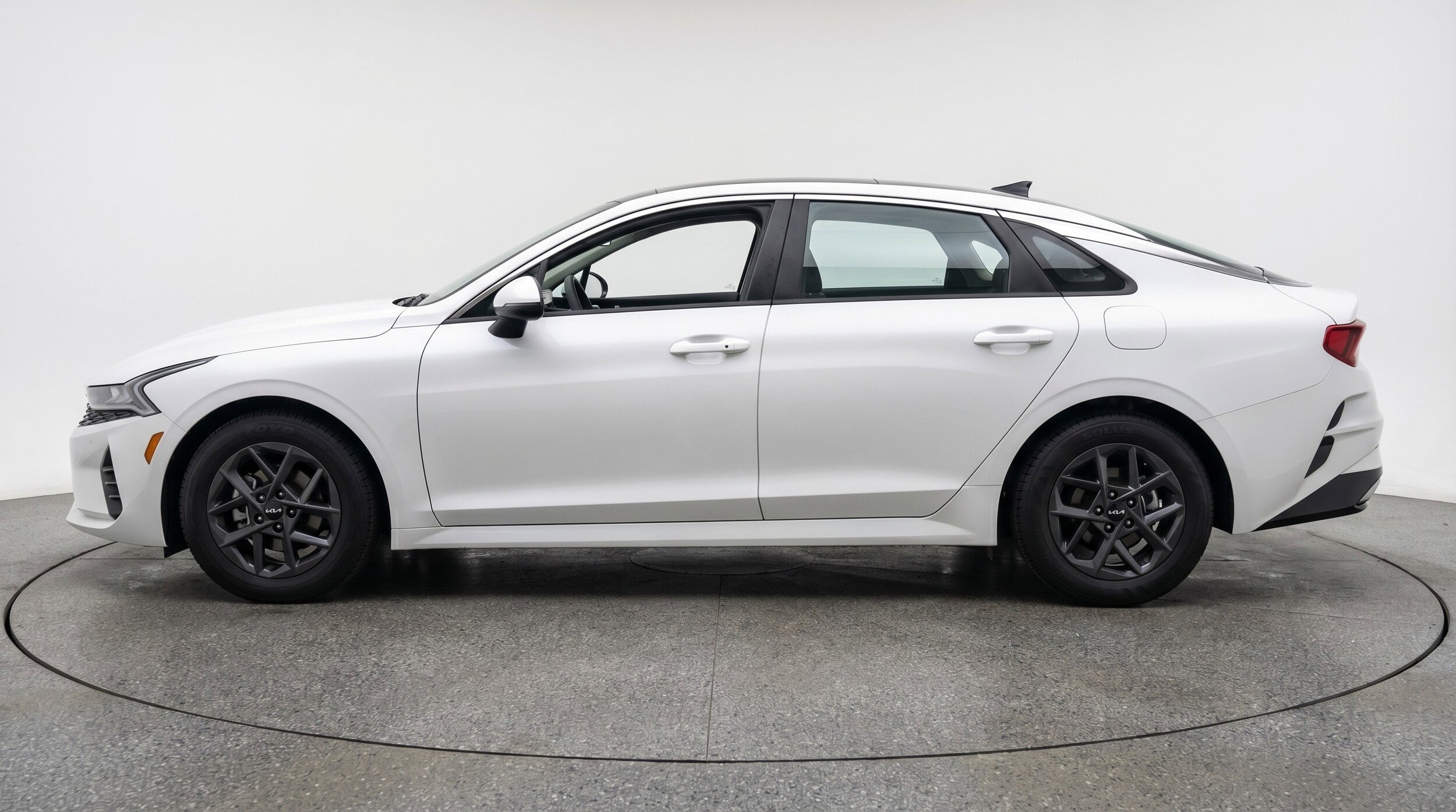 Thumbnail: 2025 Kia K5 - 5
