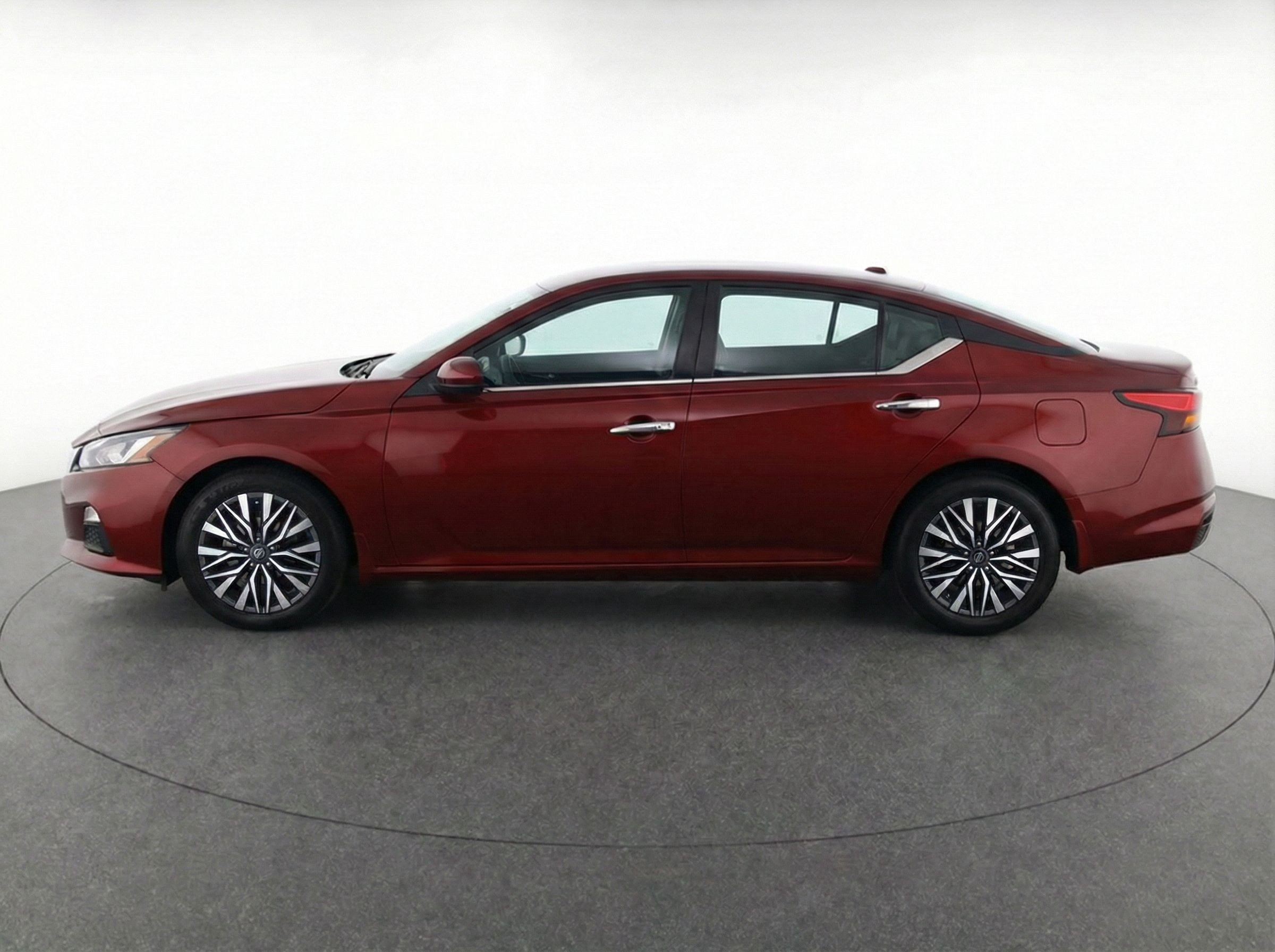 Thumbnail: 2024 Nissan Altima - 5