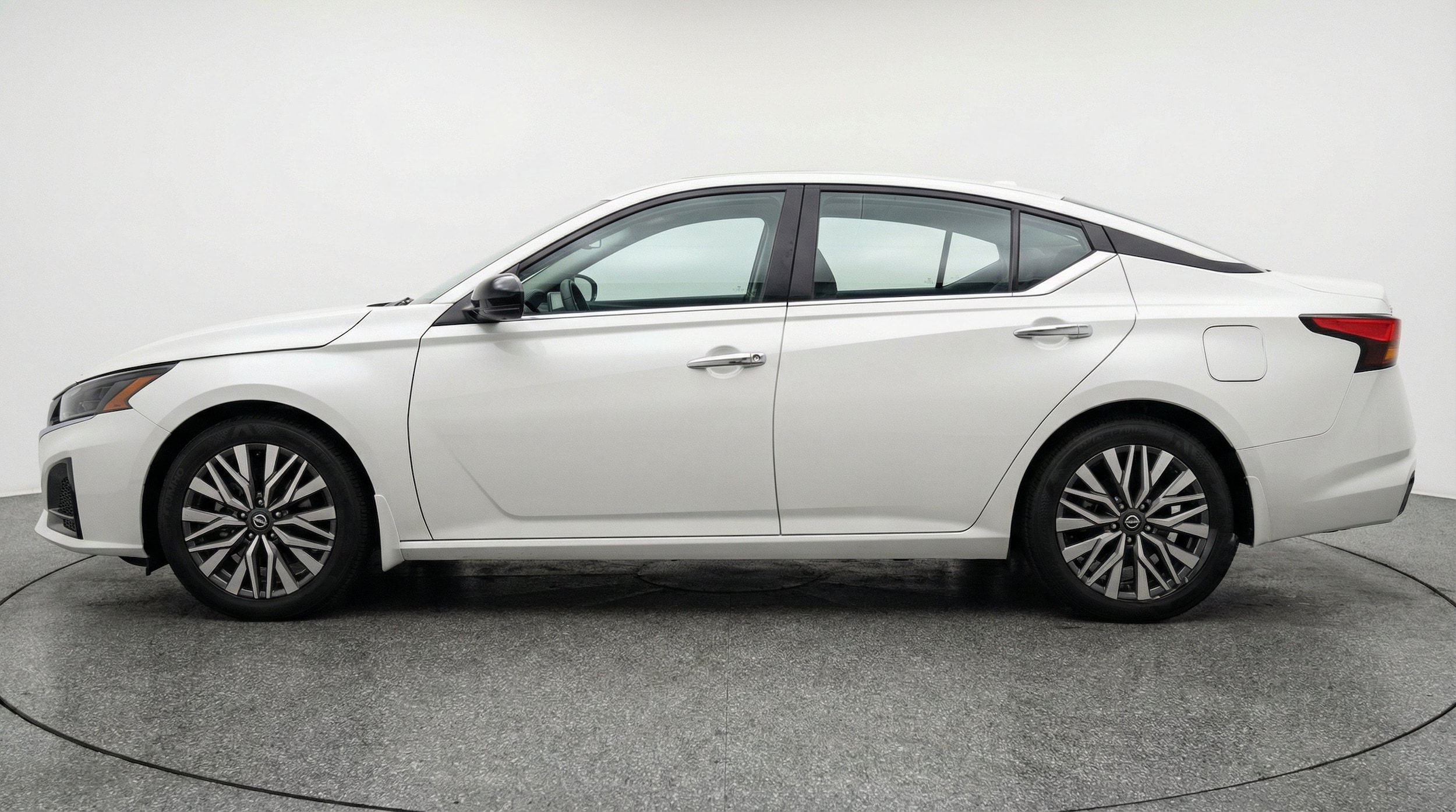 Thumbnail: 2025 Nissan Altima - 5