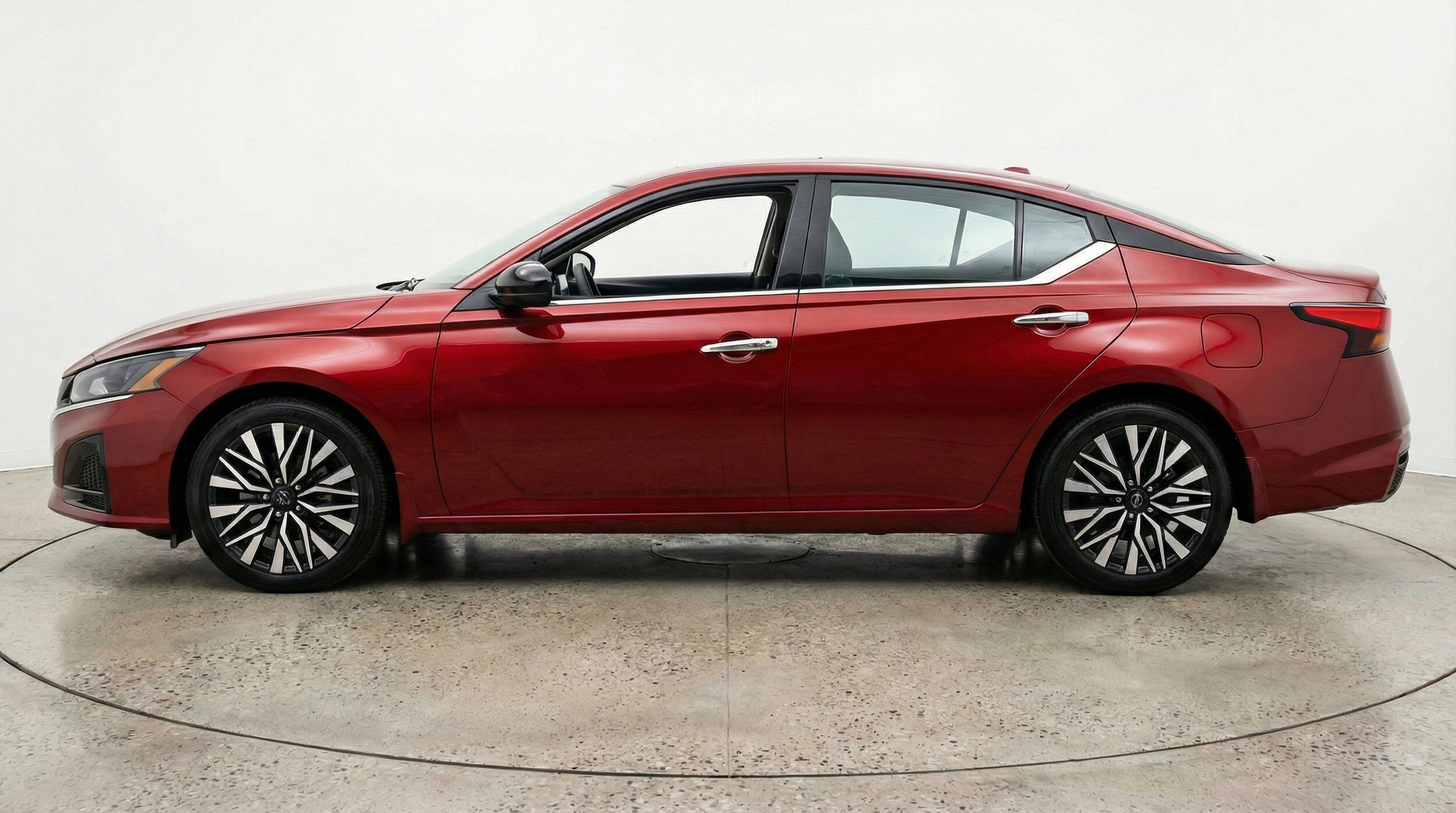 Thumbnail: 2025 Nissan Altima - 5