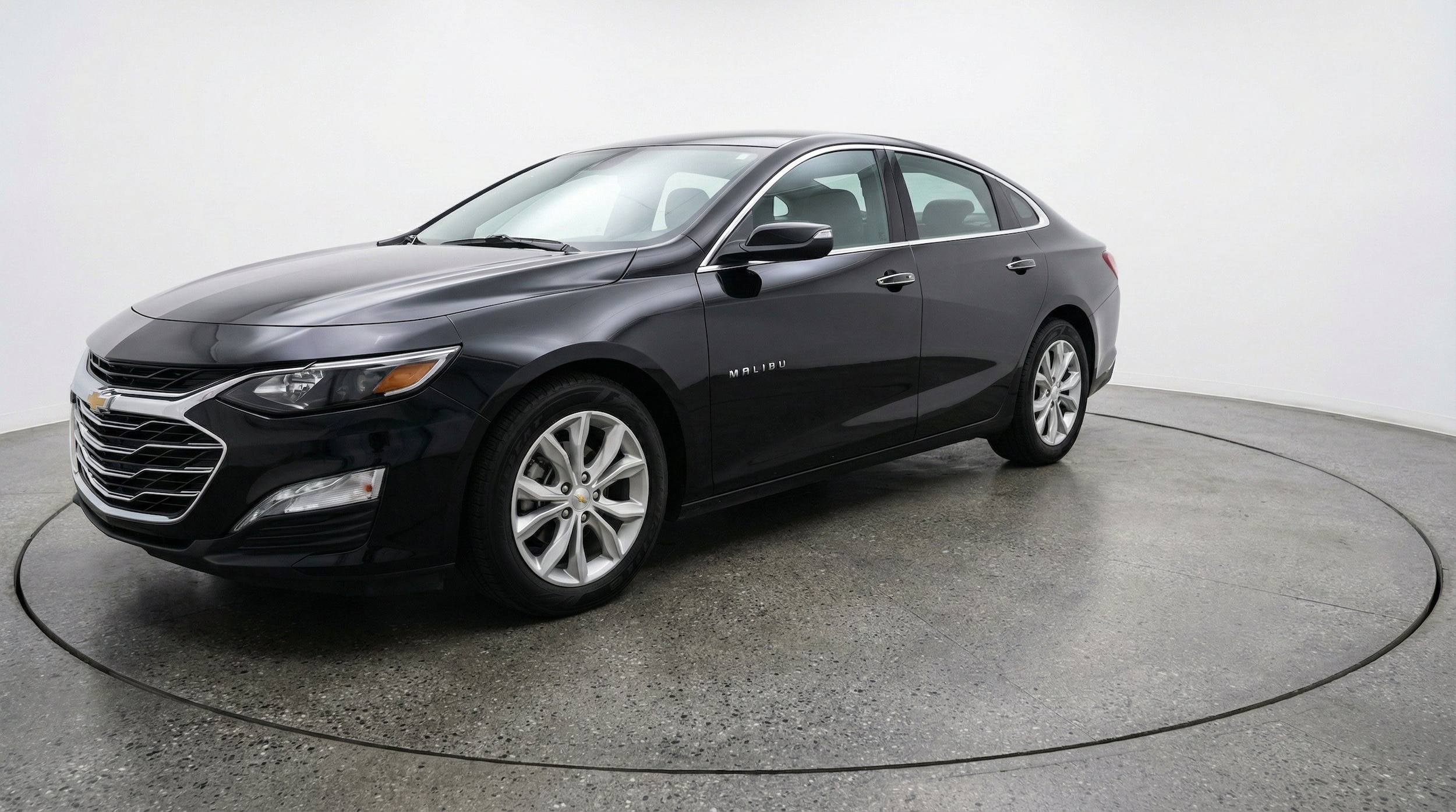 Thumbnail: 2024 Chevrolet Malibu - 3