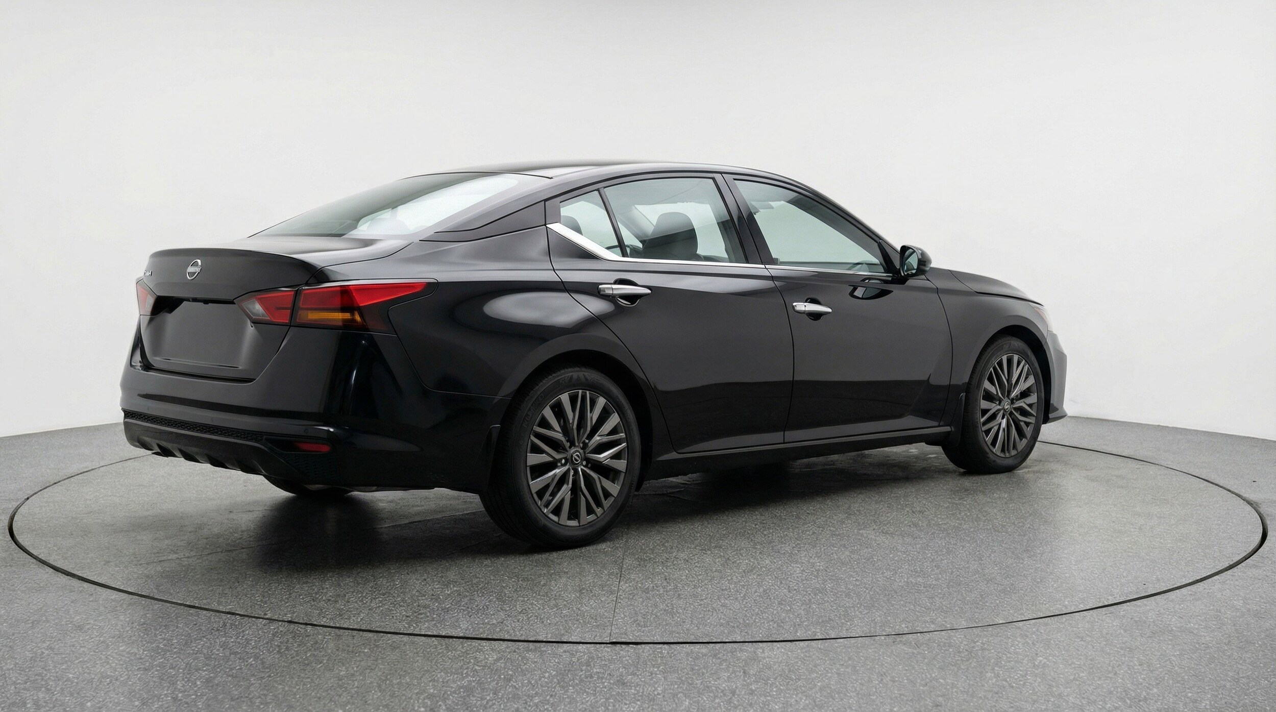Thumbnail: 2025 Nissan Altima - 9