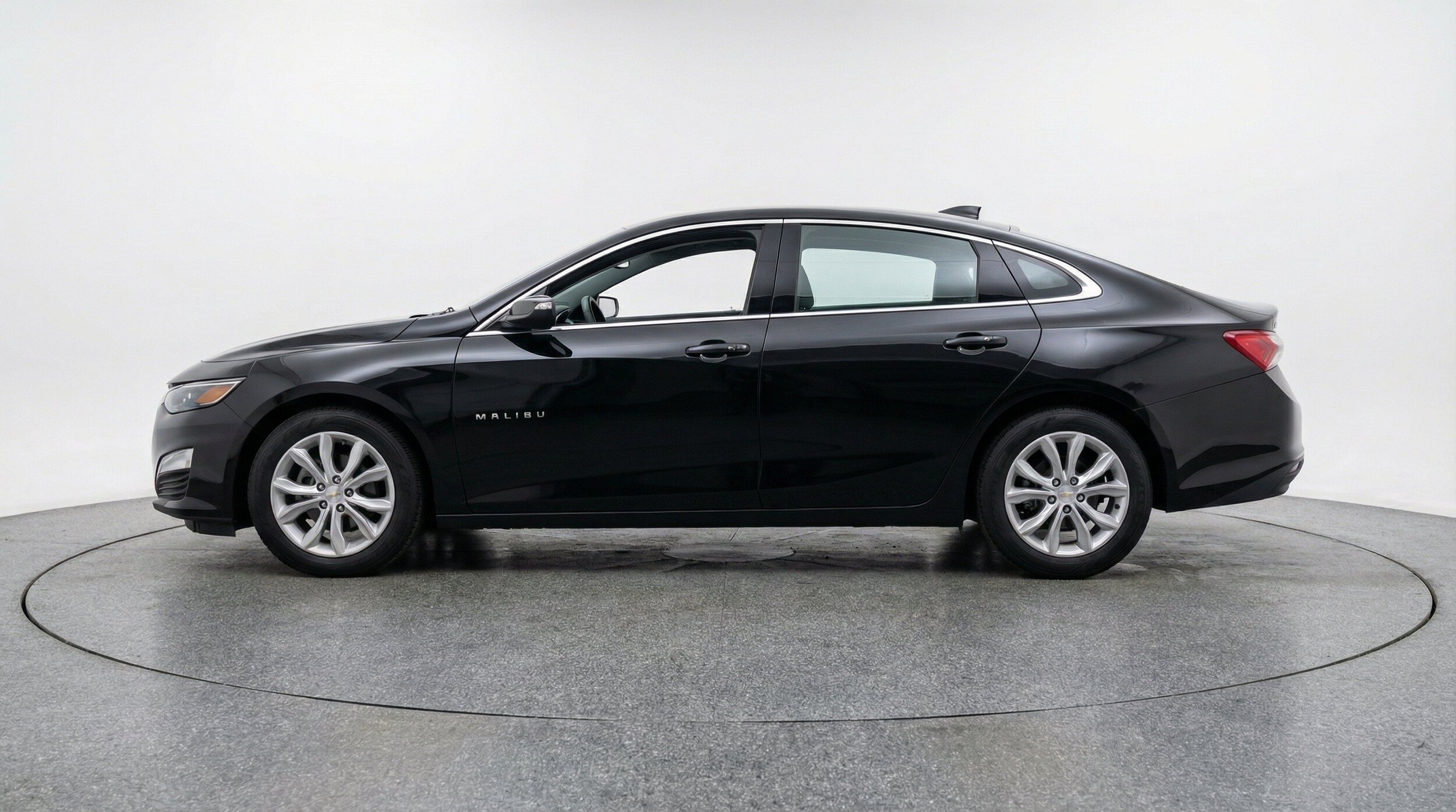Thumbnail: 2024 Chevrolet Malibu - 5