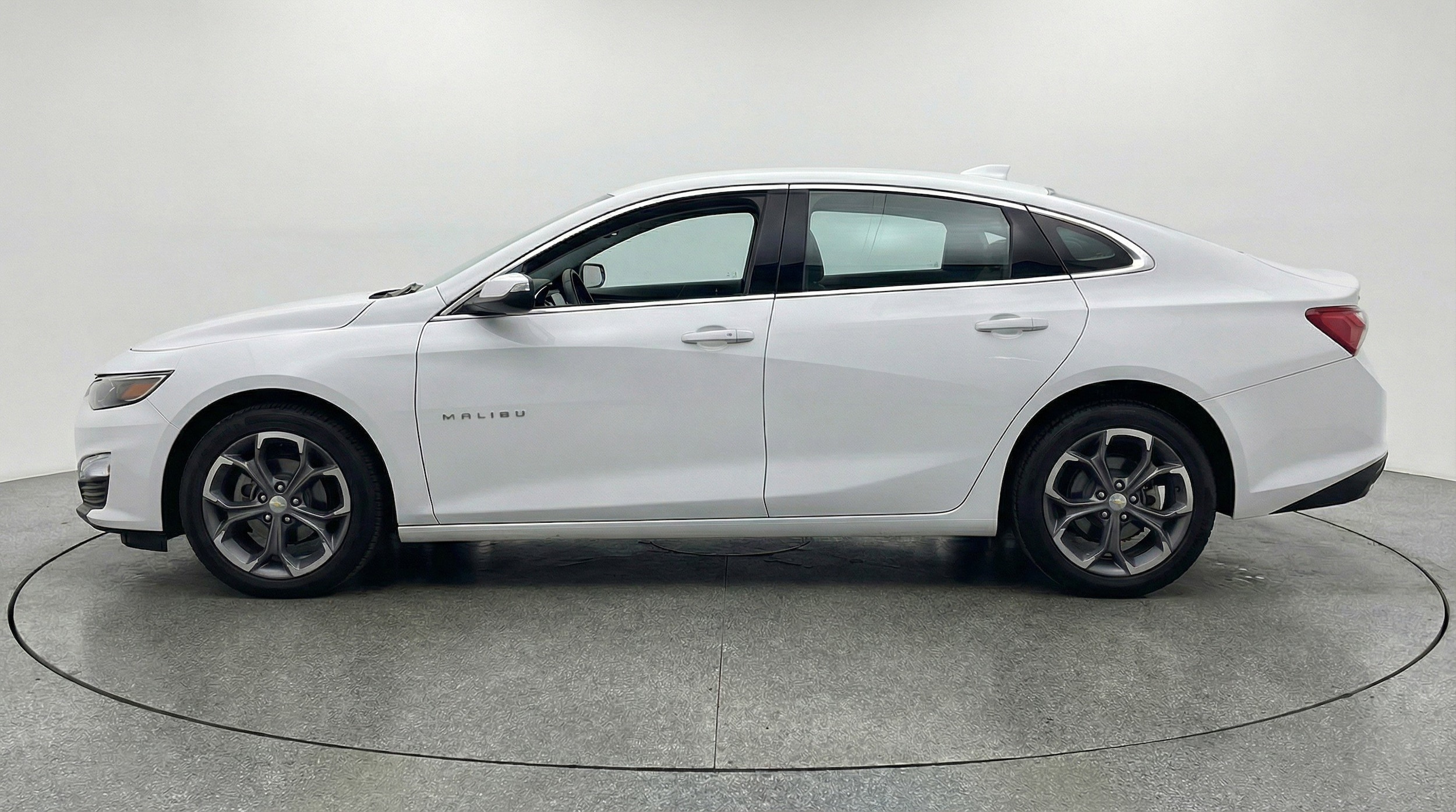Thumbnail: 2024 Chevrolet Malibu - 5