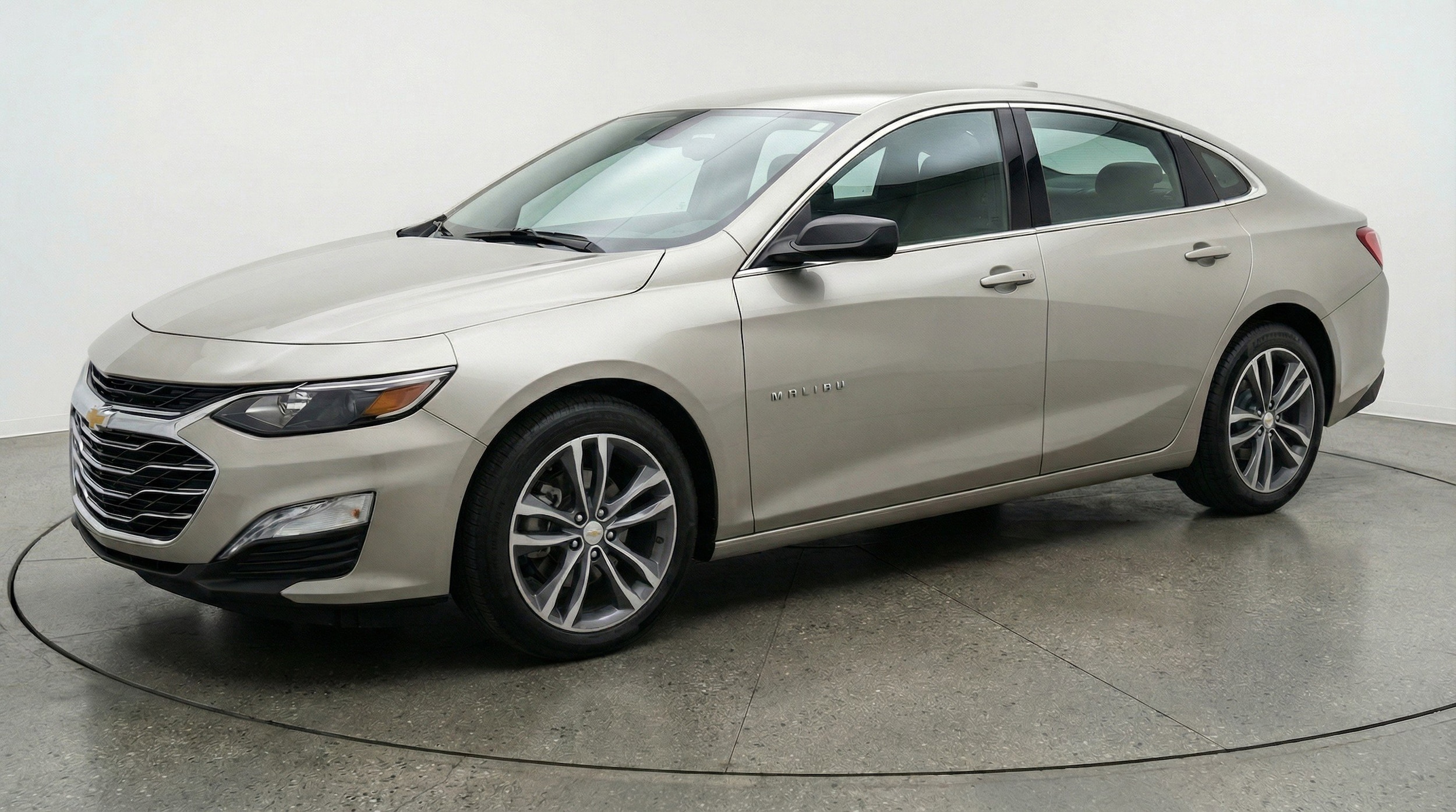 Thumbnail: 2024 Chevrolet Malibu - 3