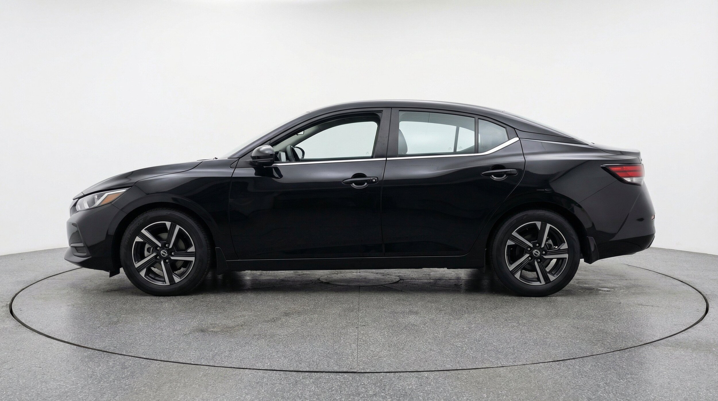 Thumbnail: 2025 Nissan Sentra - 5