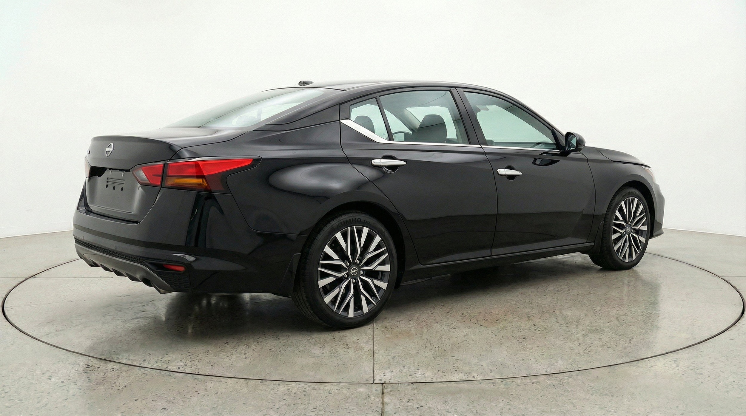 Thumbnail: 2025 Nissan Altima - 9