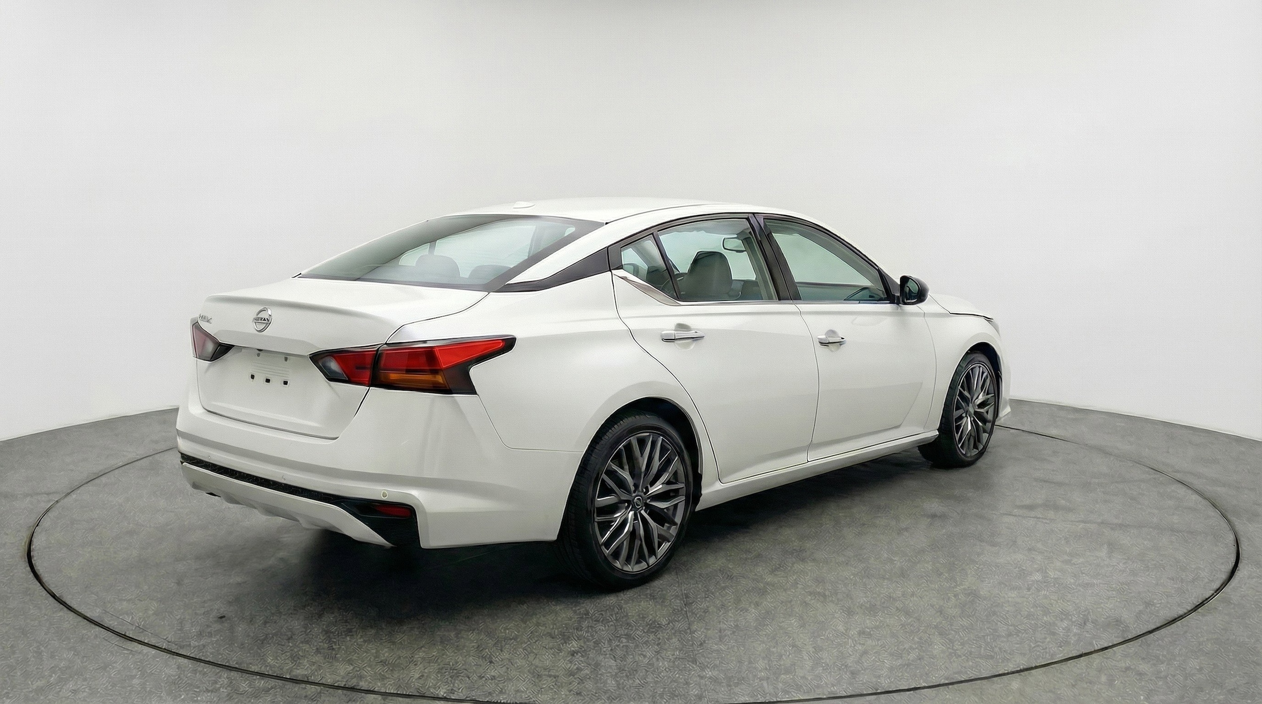 Thumbnail: 2025 Nissan Altima - 9