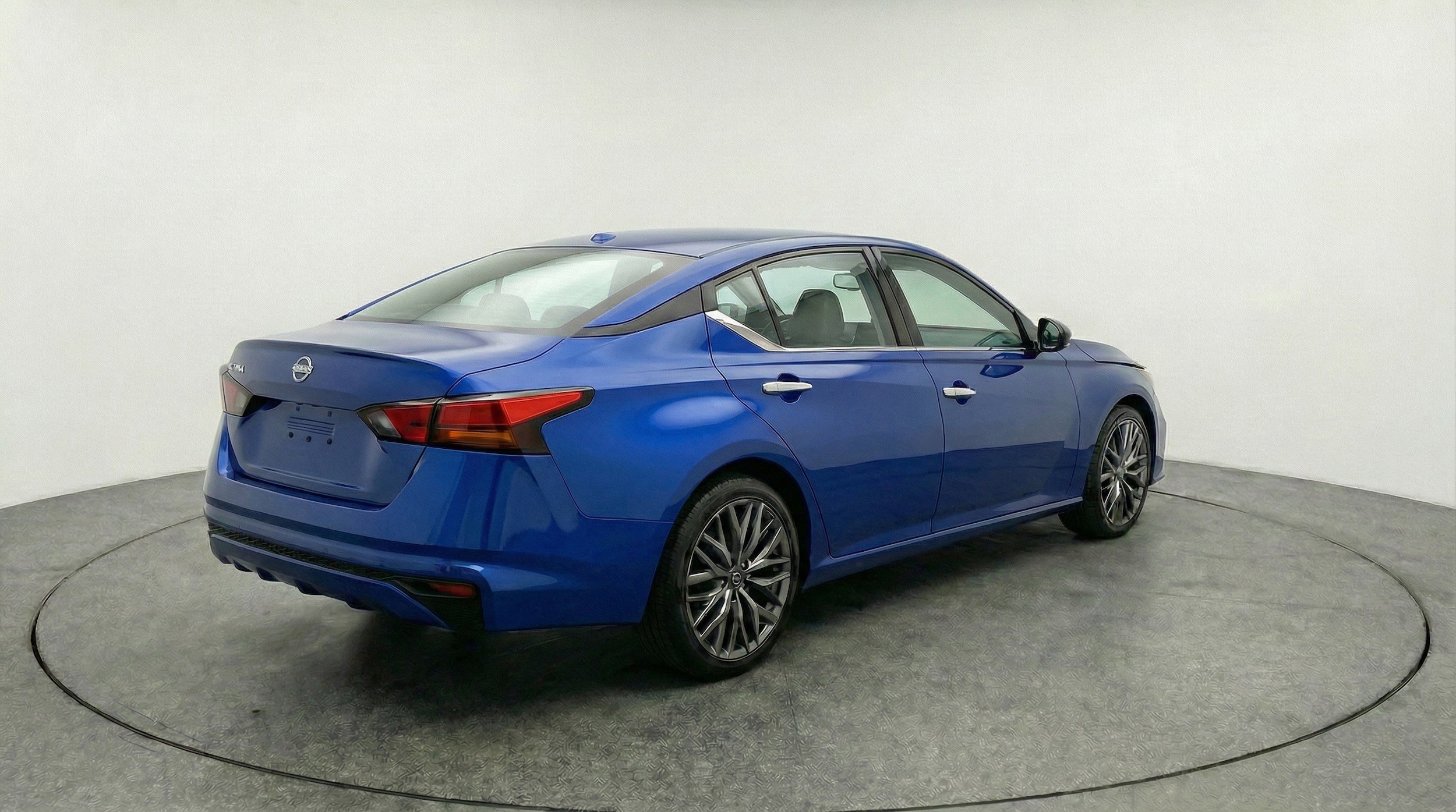 Thumbnail: 2025 Nissan Altima - 9