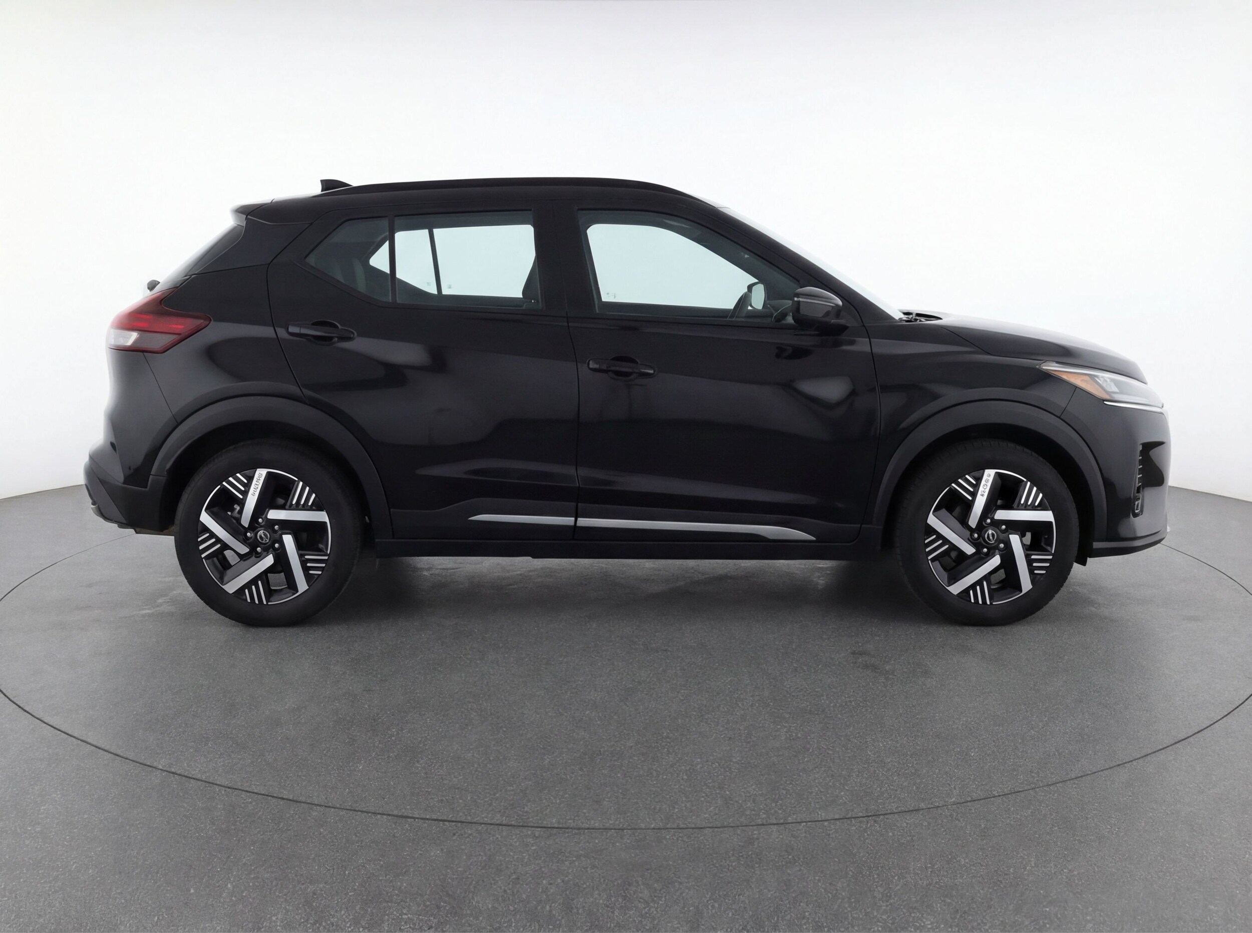 Thumbnail: 2025 Nissan Kicks - 10