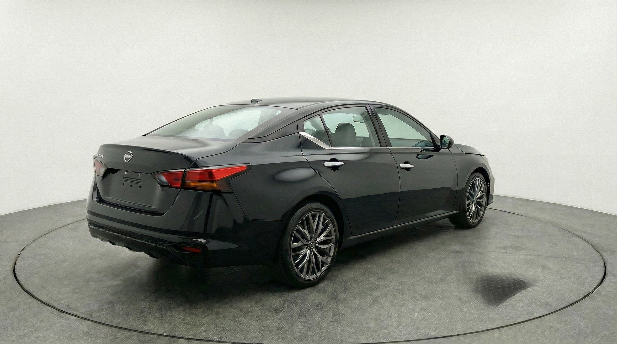 Thumbnail: 2025 Nissan Altima - 9