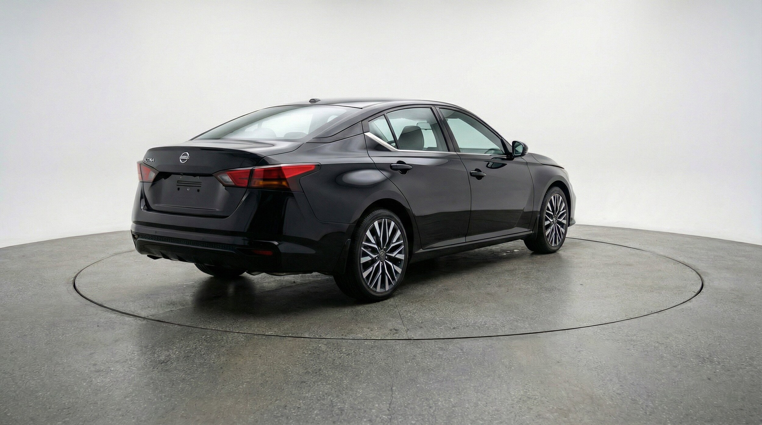 Thumbnail: 2025 Nissan Altima - 9