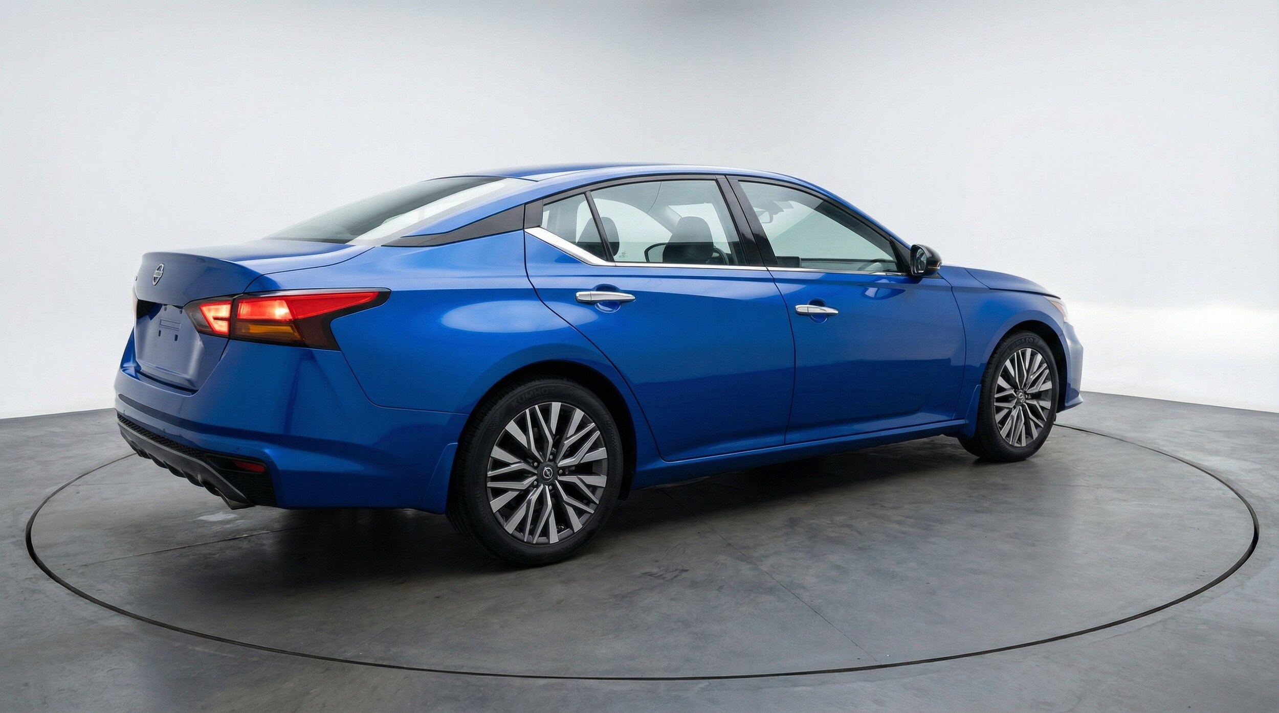 Thumbnail: 2025 Nissan Altima - 9