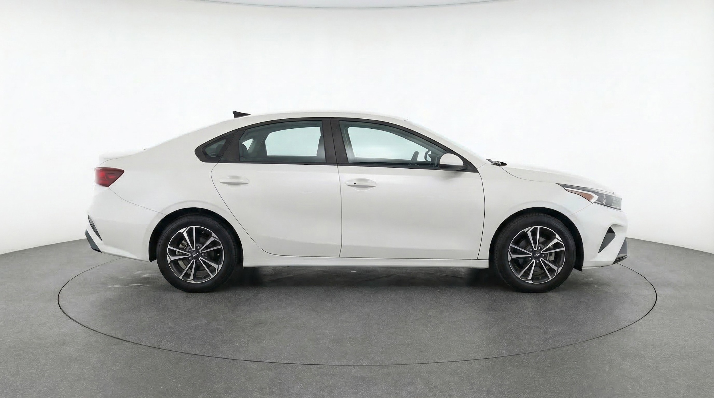 Thumbnail: 2024 Kia Forte - 11