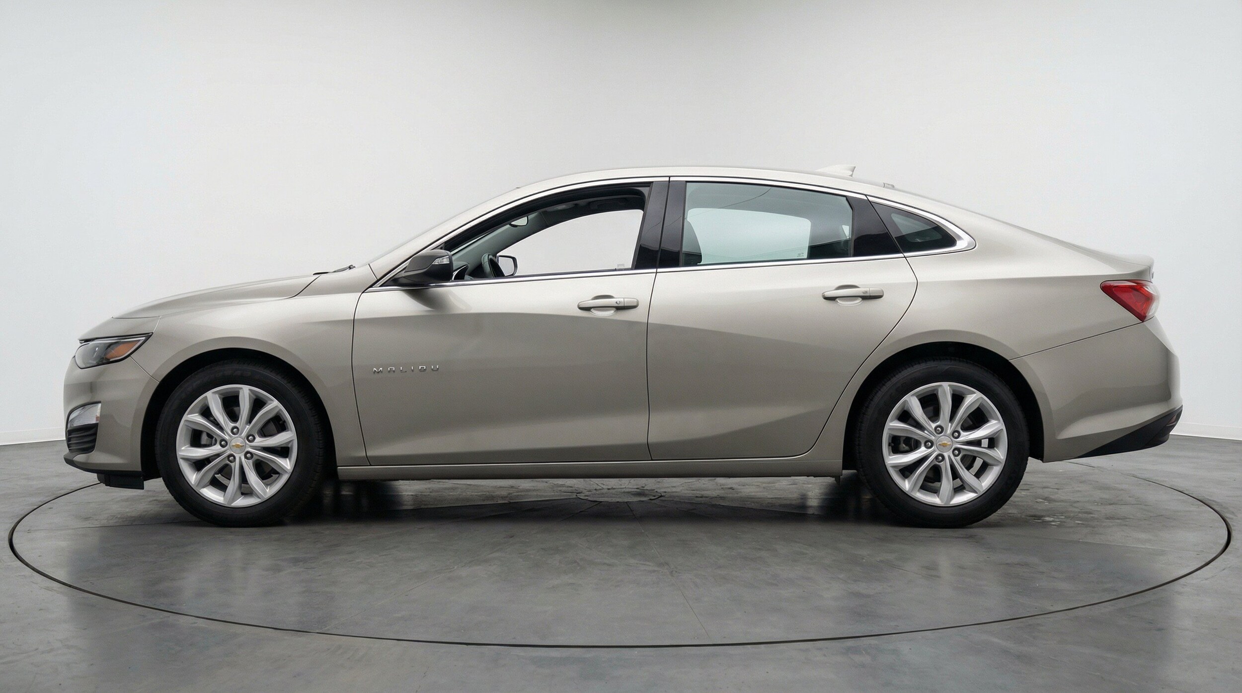 Thumbnail: 2024 Chevrolet Malibu - 5