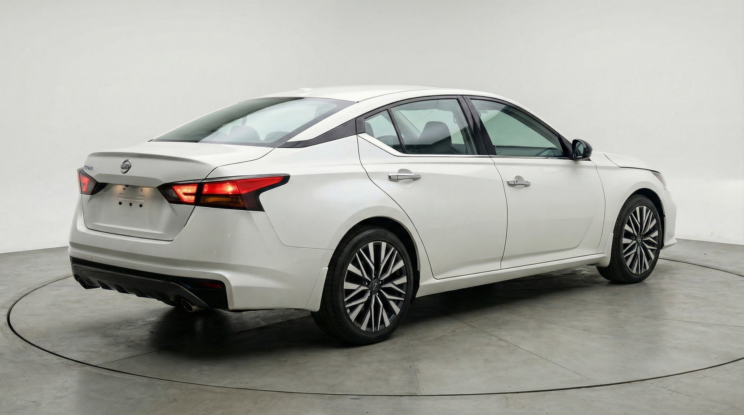 Thumbnail: 2025 Nissan Altima - 9