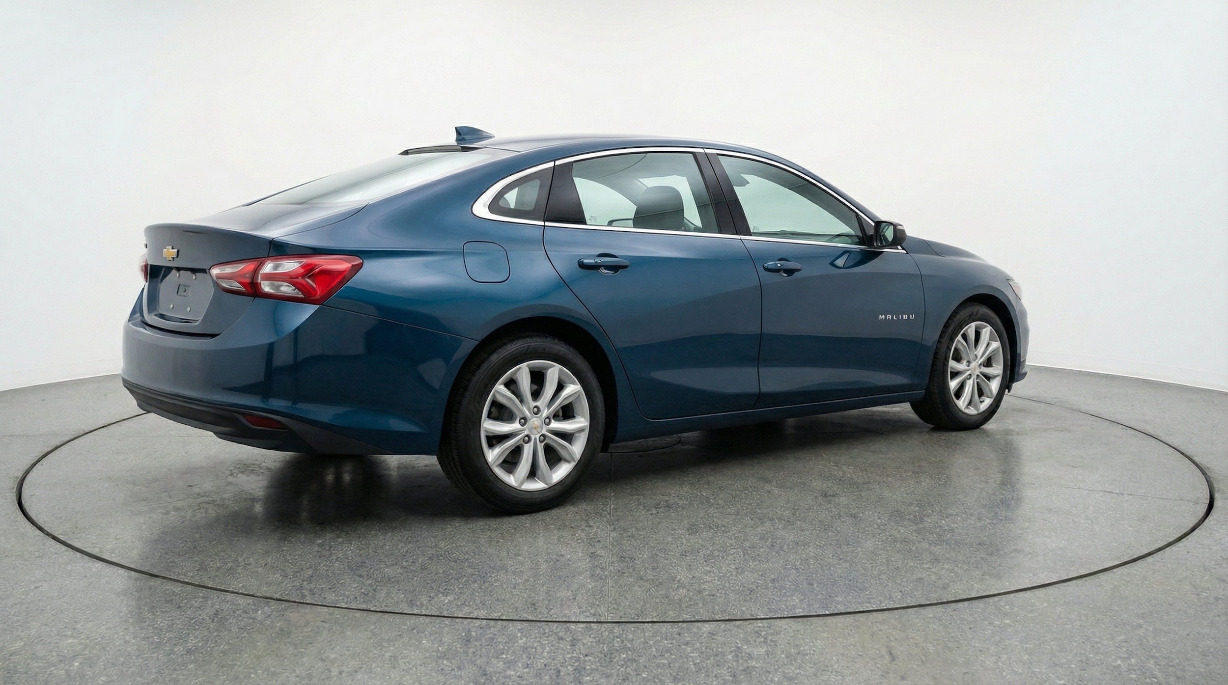Thumbnail: 2024 Chevrolet Malibu - 9