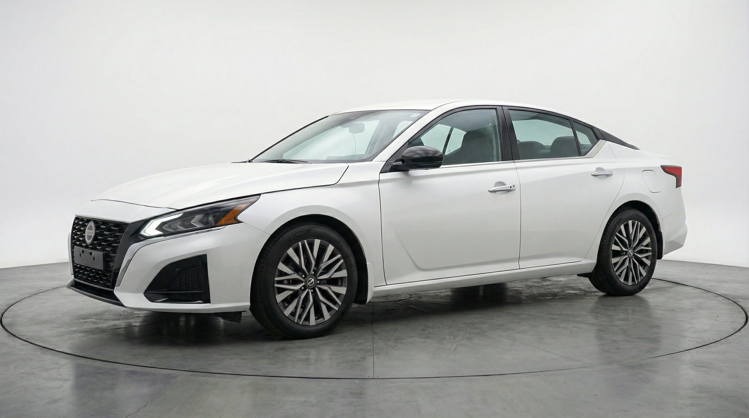 Thumbnail: 2025 Nissan Altima - 3