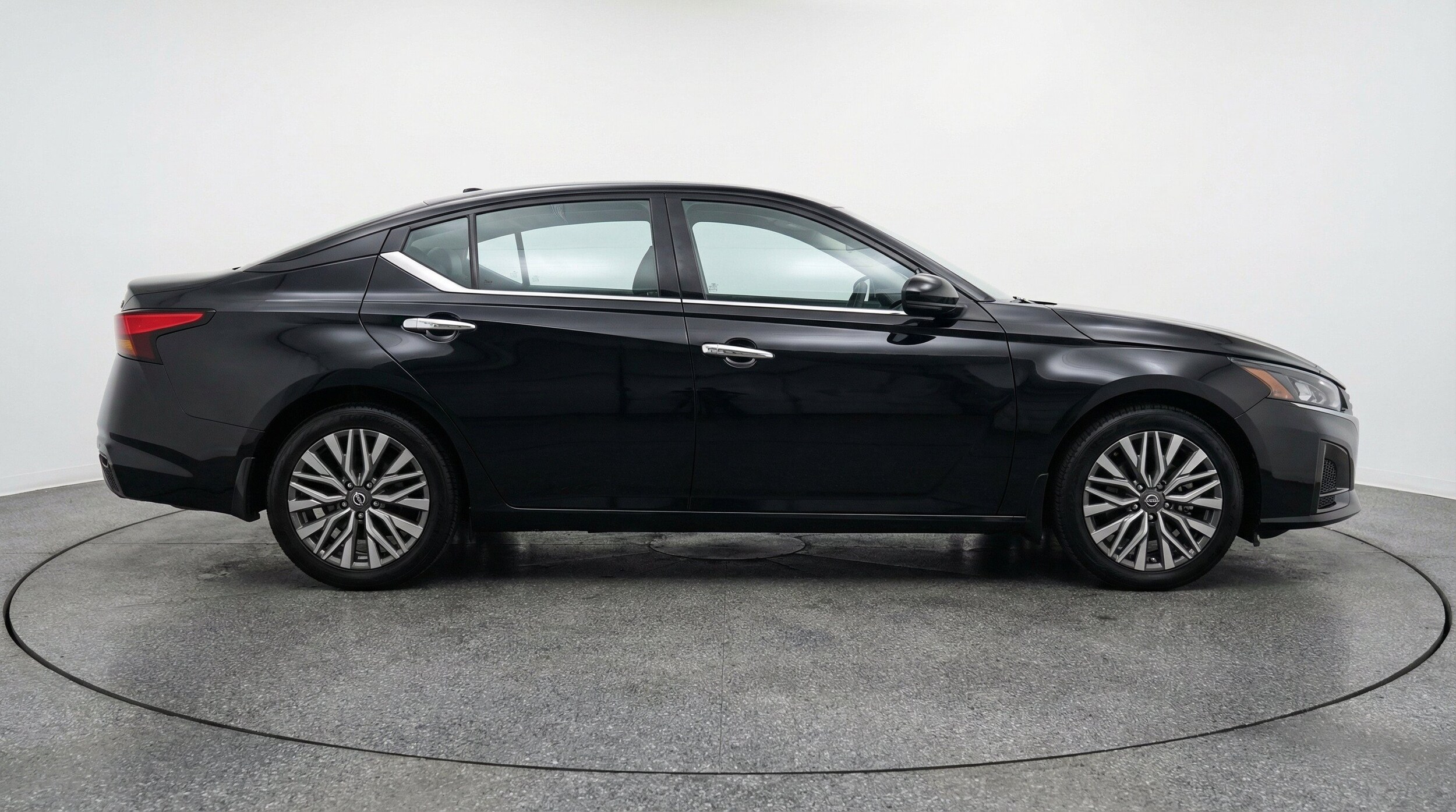 Thumbnail: 2025 Nissan Altima - 11