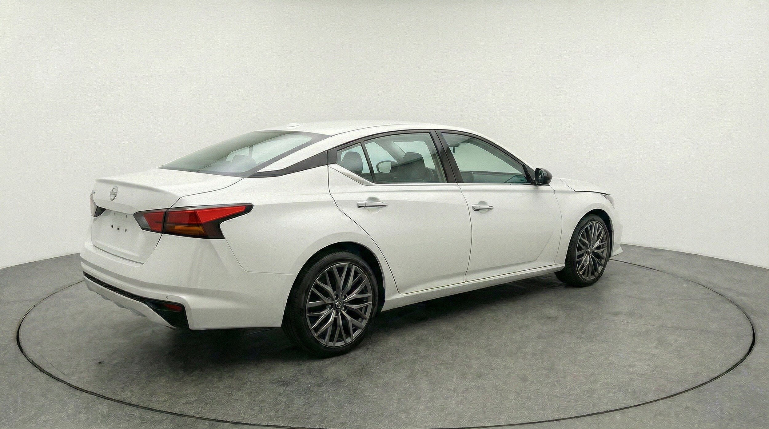 Thumbnail: 2025 Nissan Altima - 9