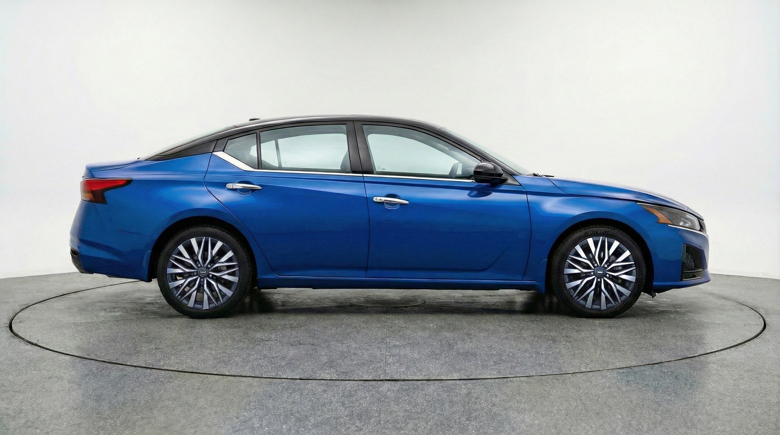 Thumbnail: 2025 Nissan Altima - 11