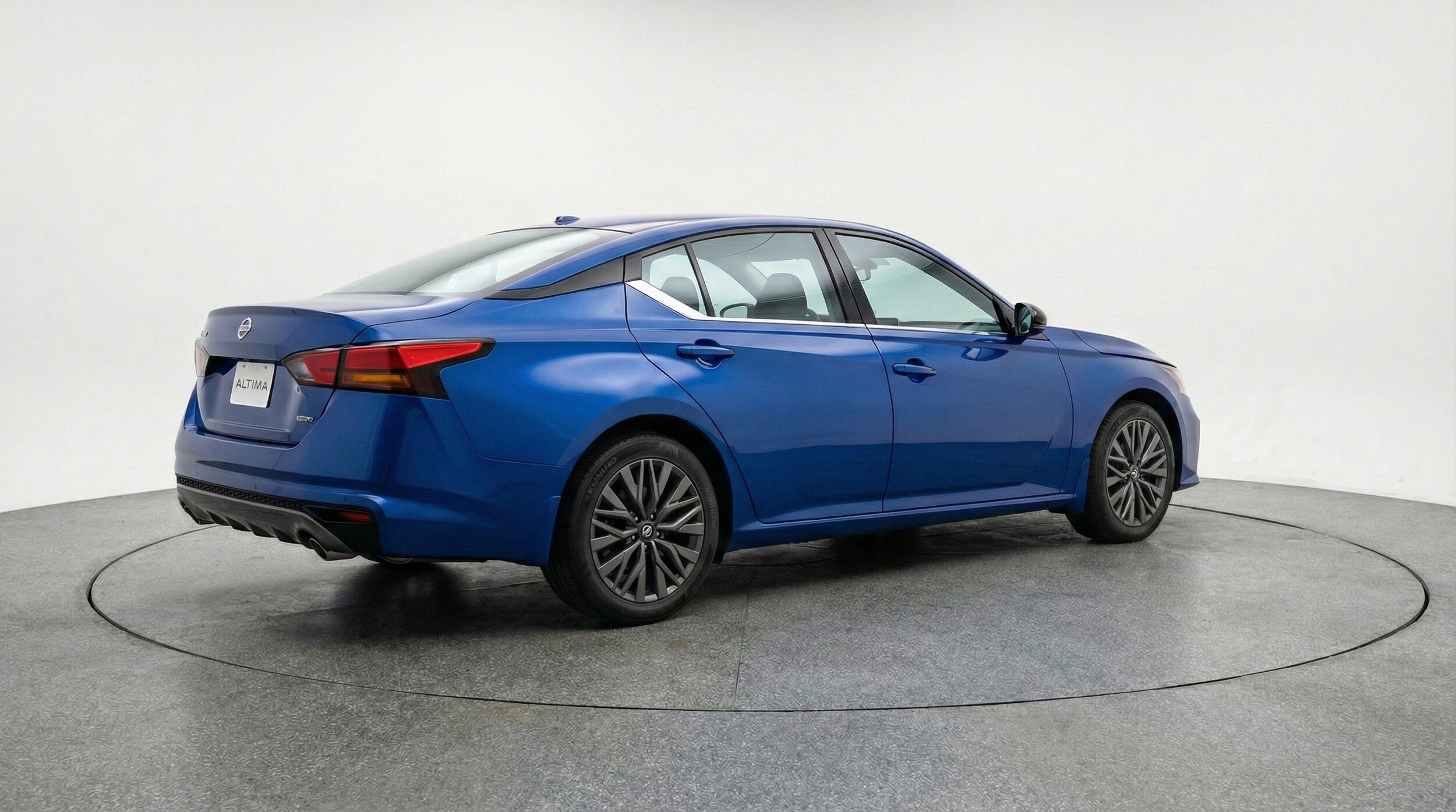 Thumbnail: 2025 Nissan Altima - 9