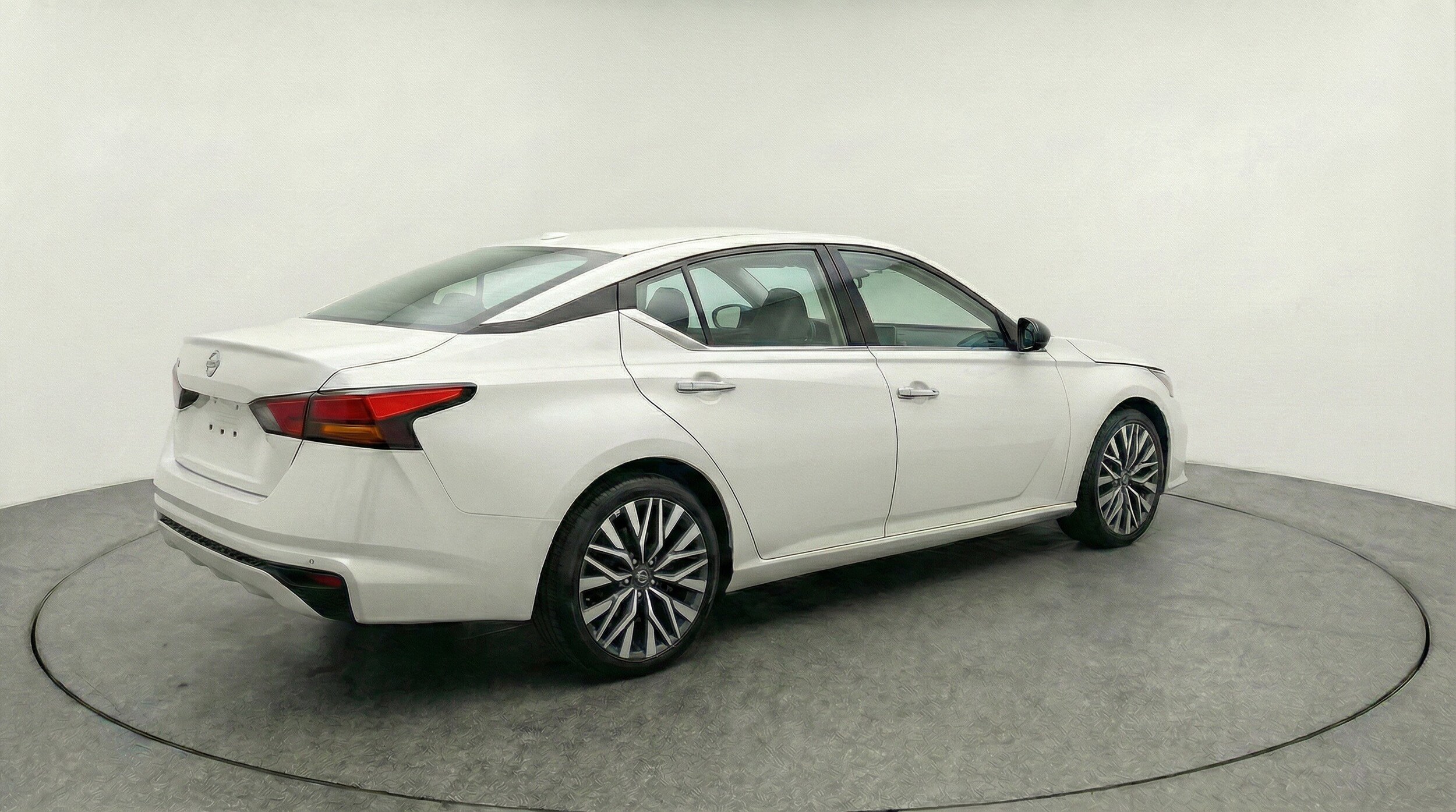 Thumbnail: 2025 Nissan Altima - 9
